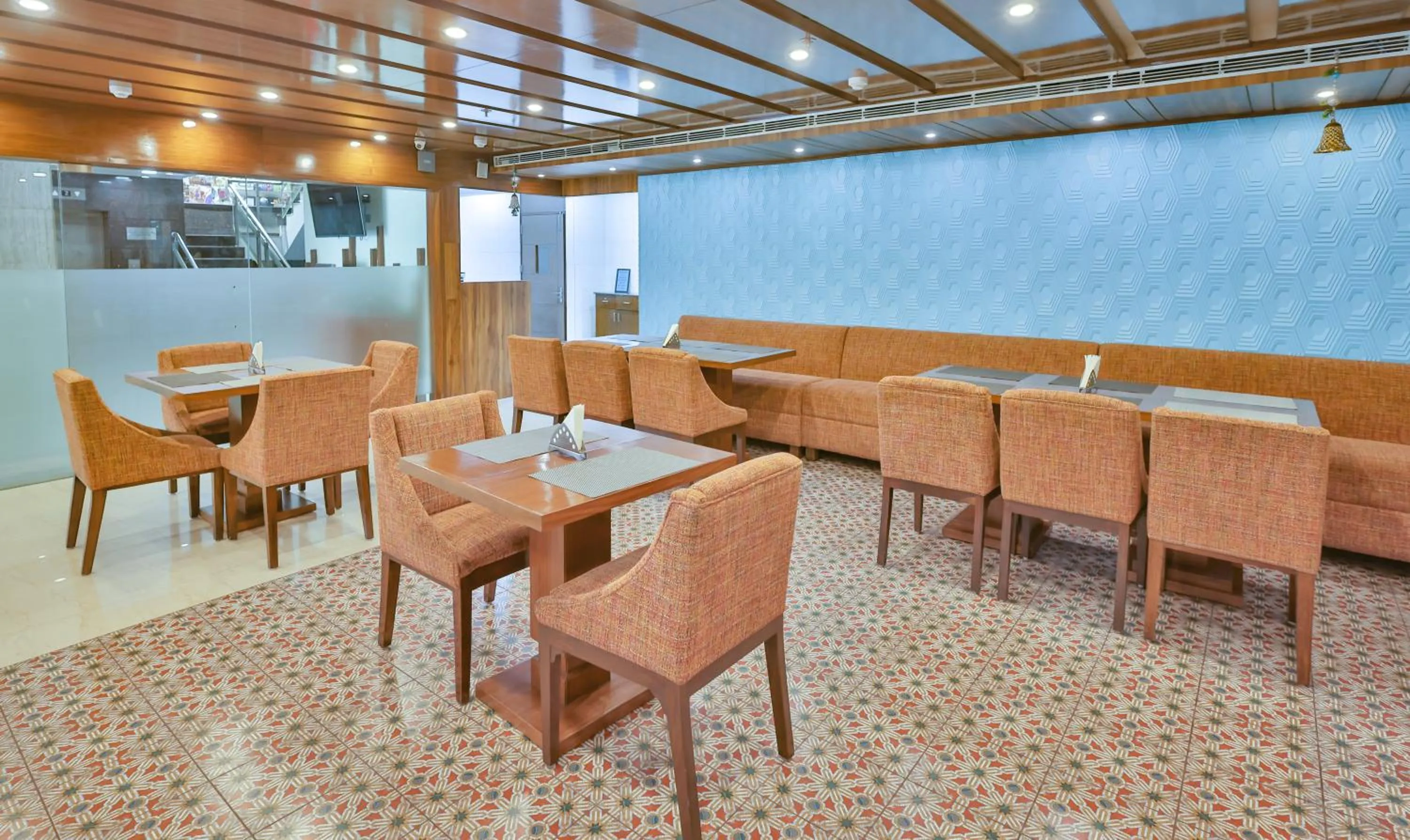 Restaurant/places to eat in Hotel Cama