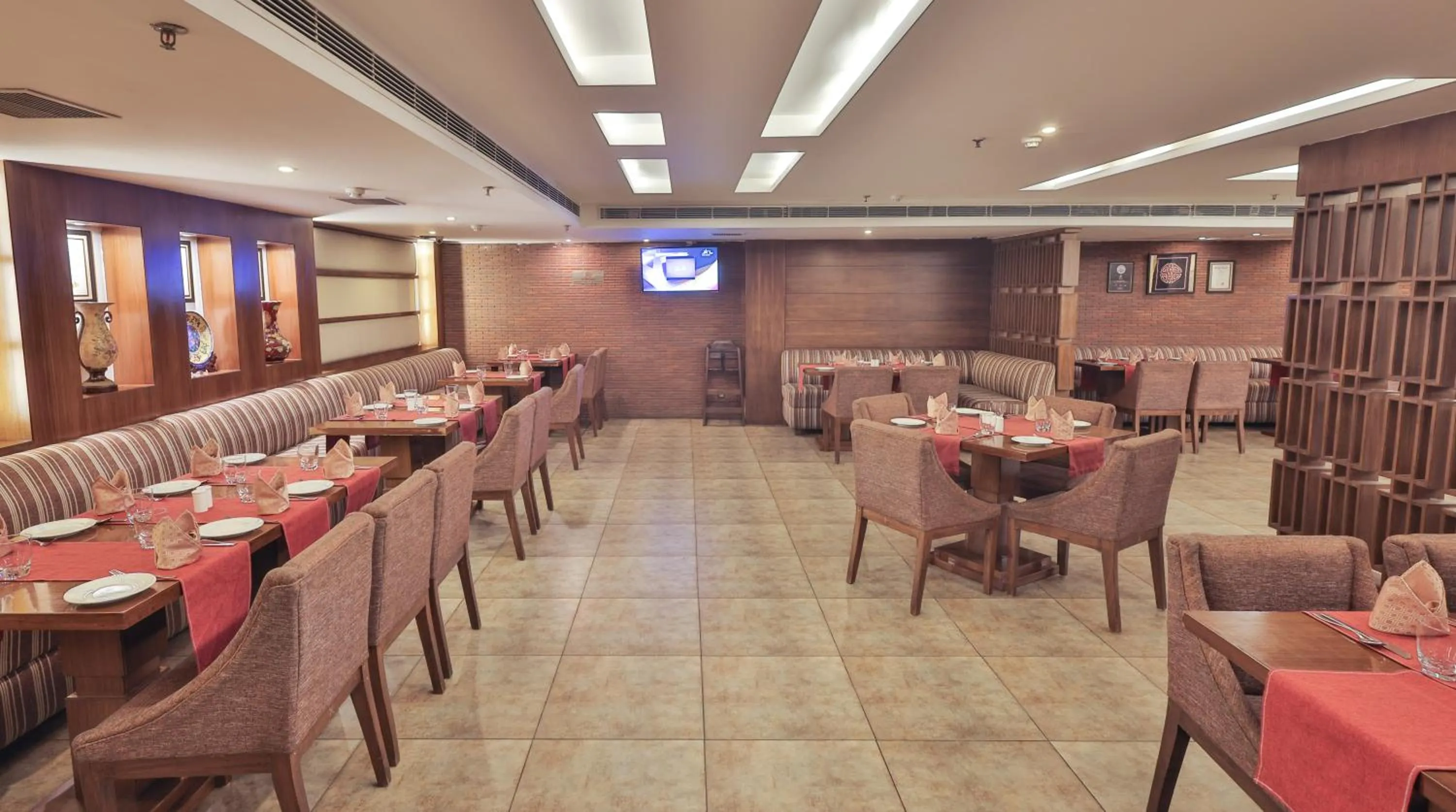 Restaurant/places to eat in Hotel Cama