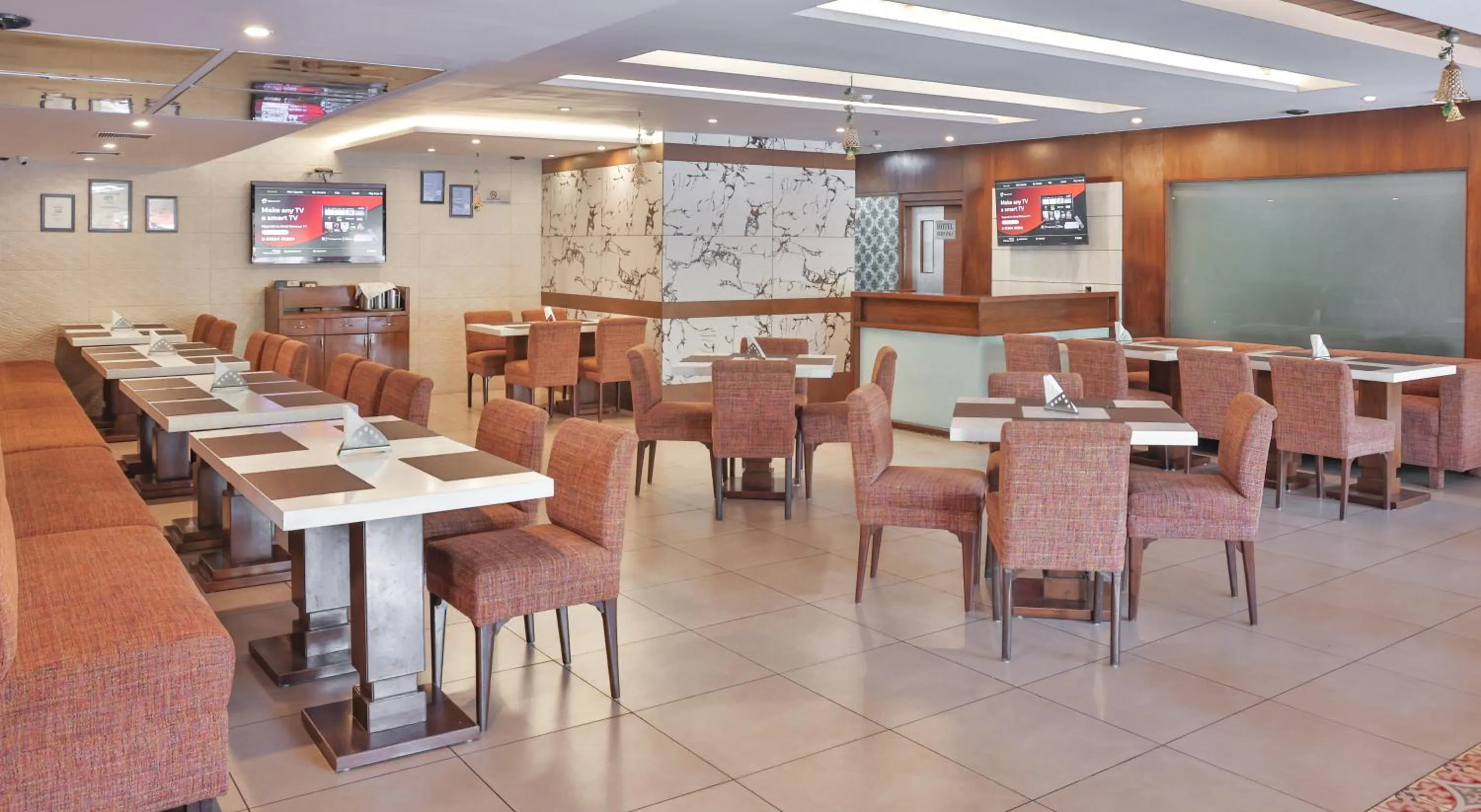 Restaurant/places to eat in Hotel Cama