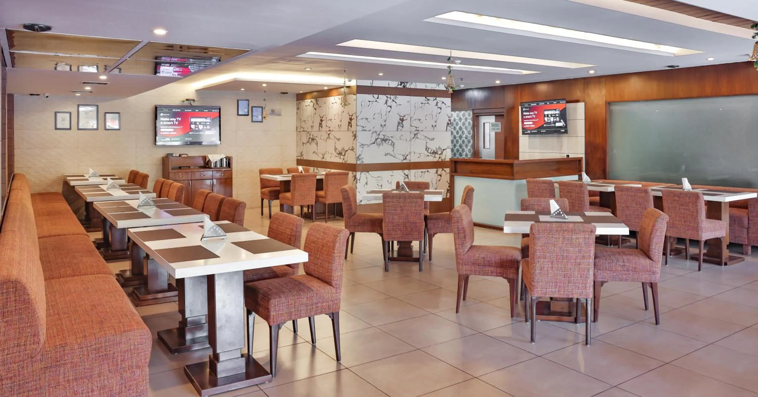 Restaurant/places to eat in Hotel Cama