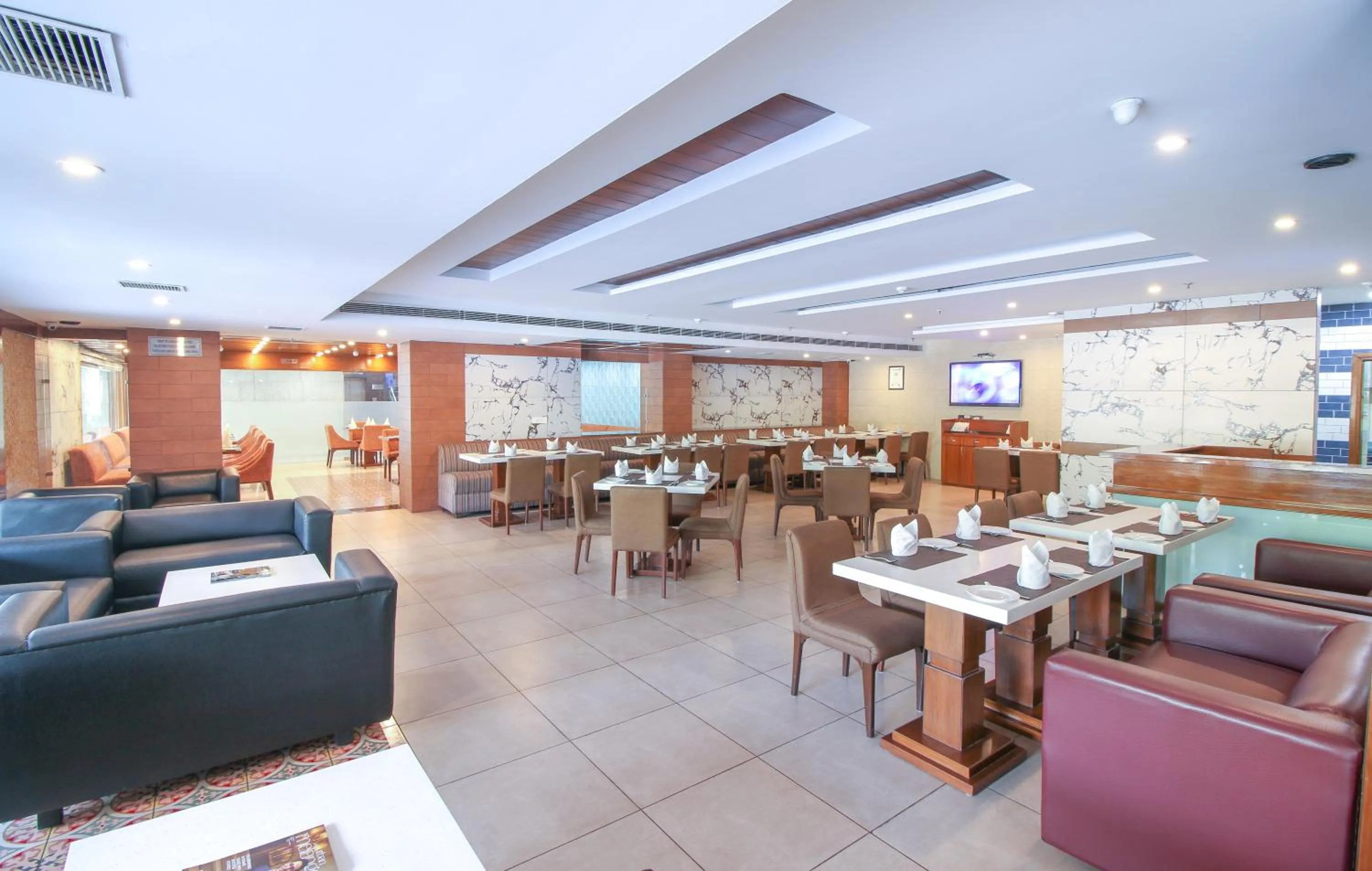 Restaurant/places to eat in Hotel Cama