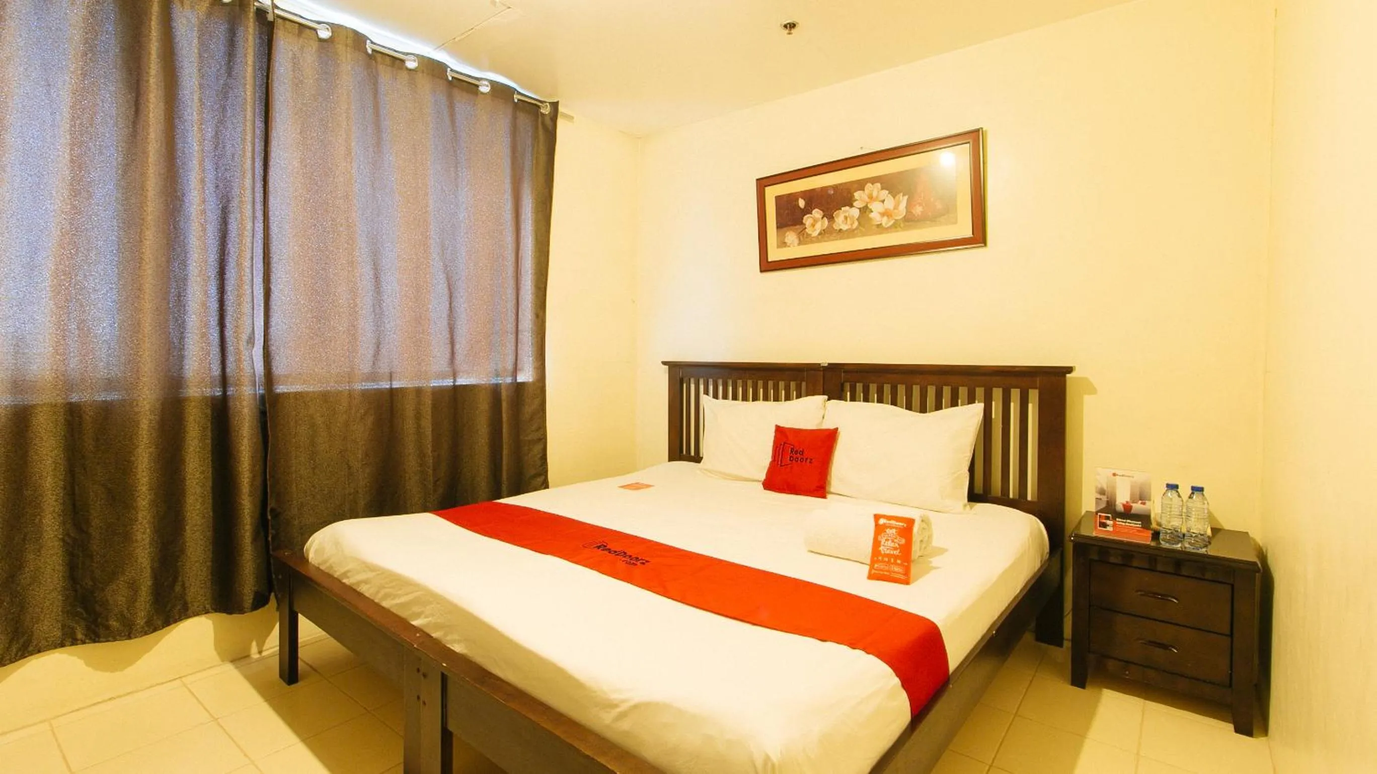 Bed in RedDoorz Plus @ E Rodriguez Corner Banawe