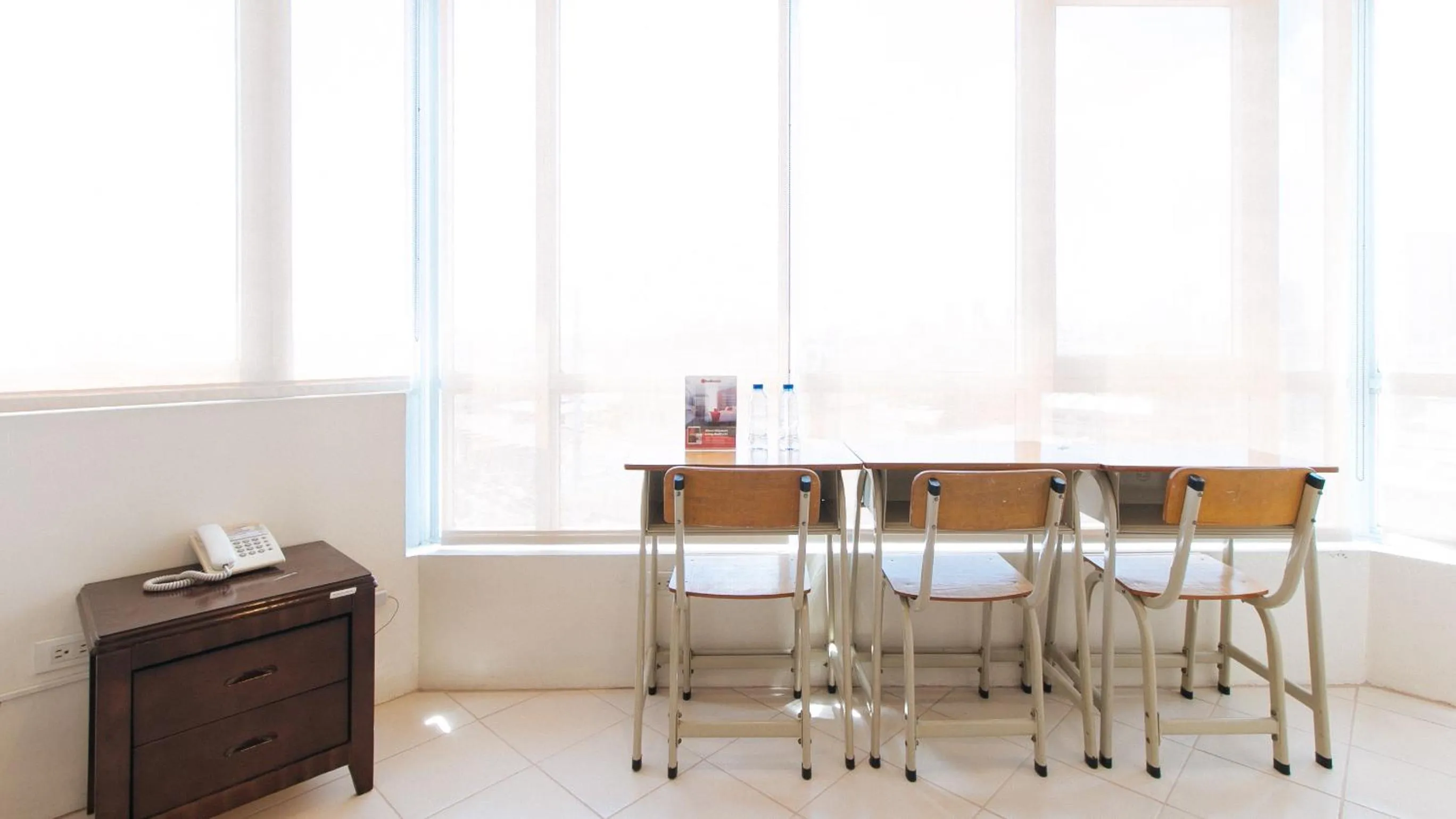 Dining area in RedDoorz Plus @ E Rodriguez Corner Banawe