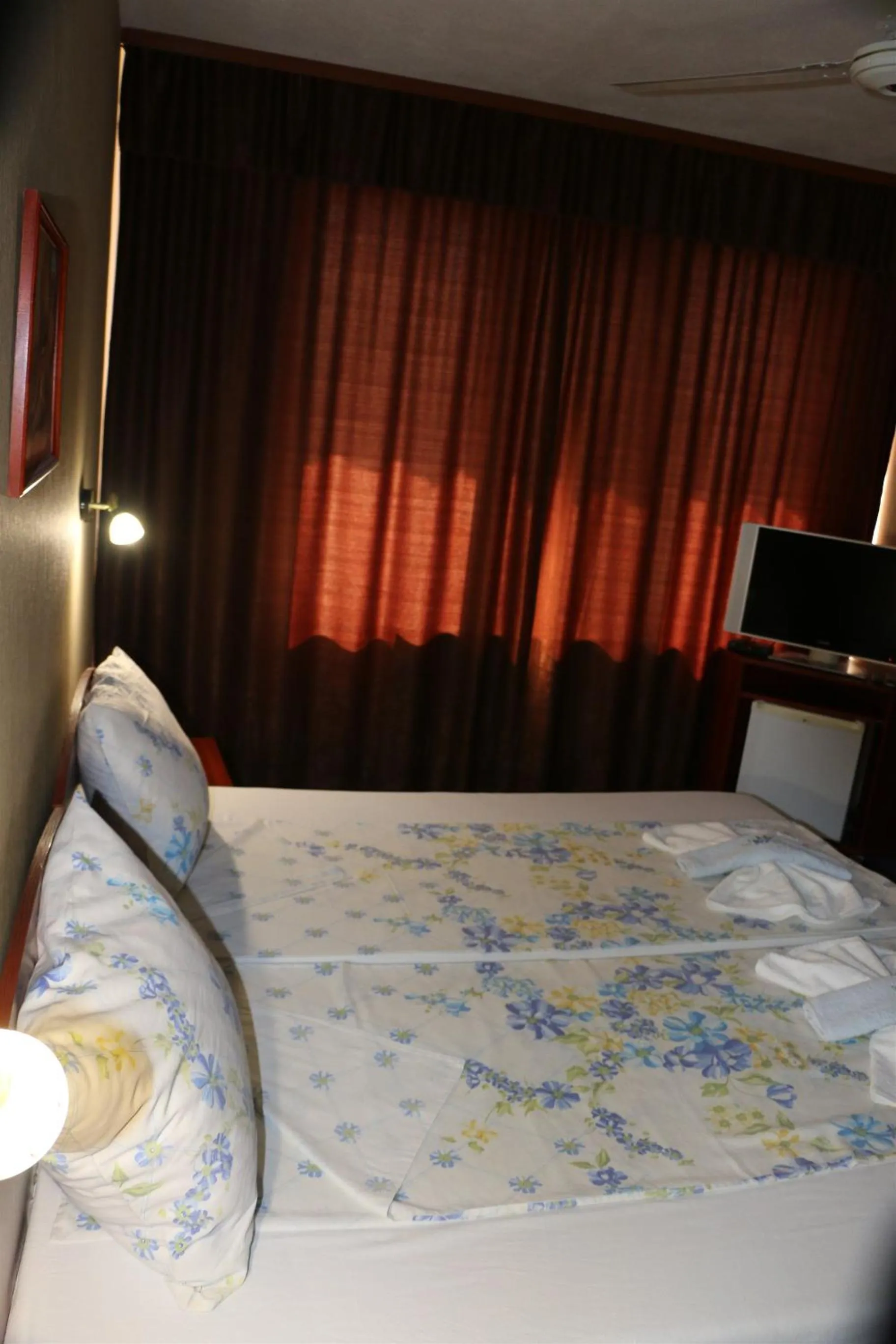 Property building, Bed in Shipka IT Hotel