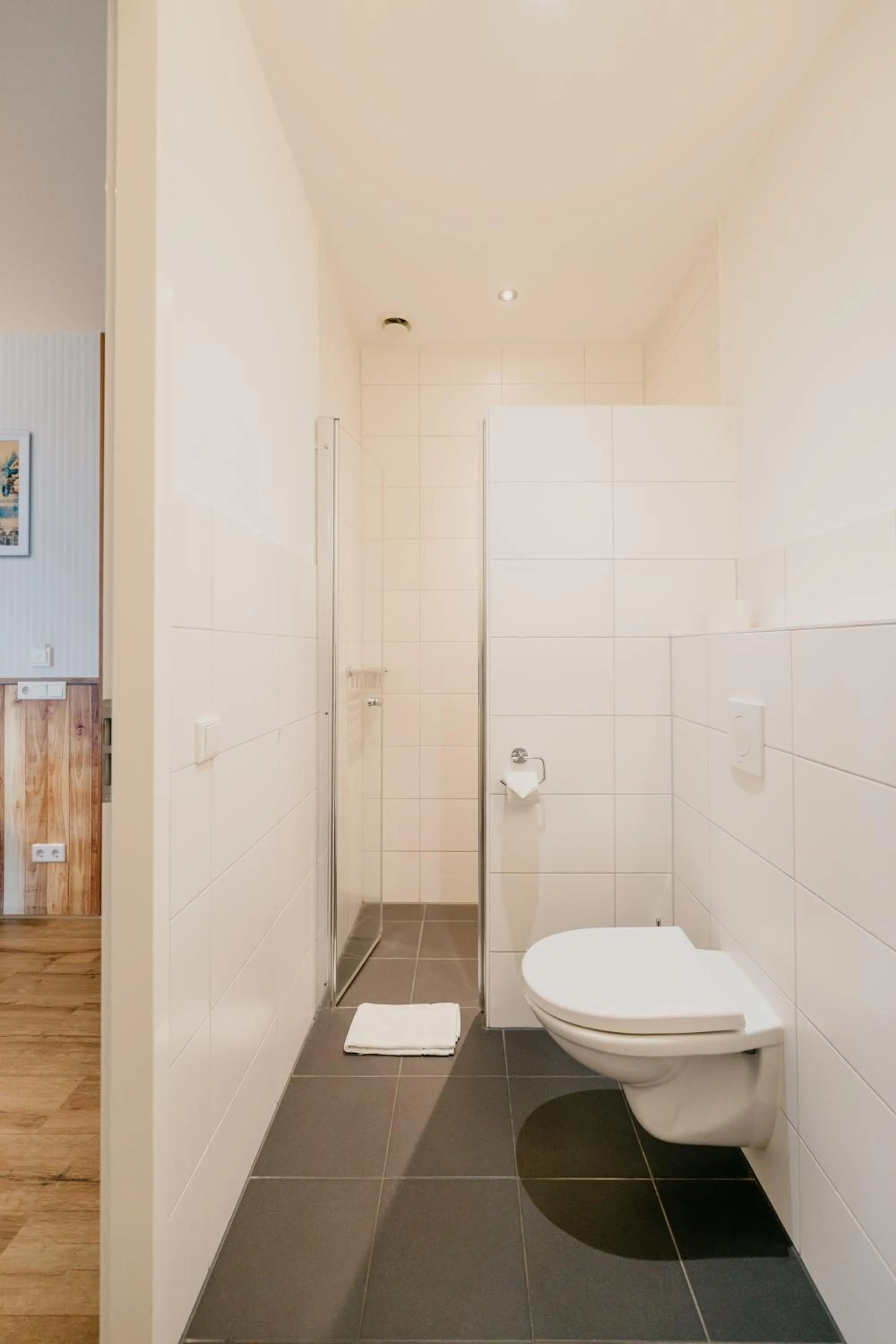 Shower in Amsterdam ID Aparthotel