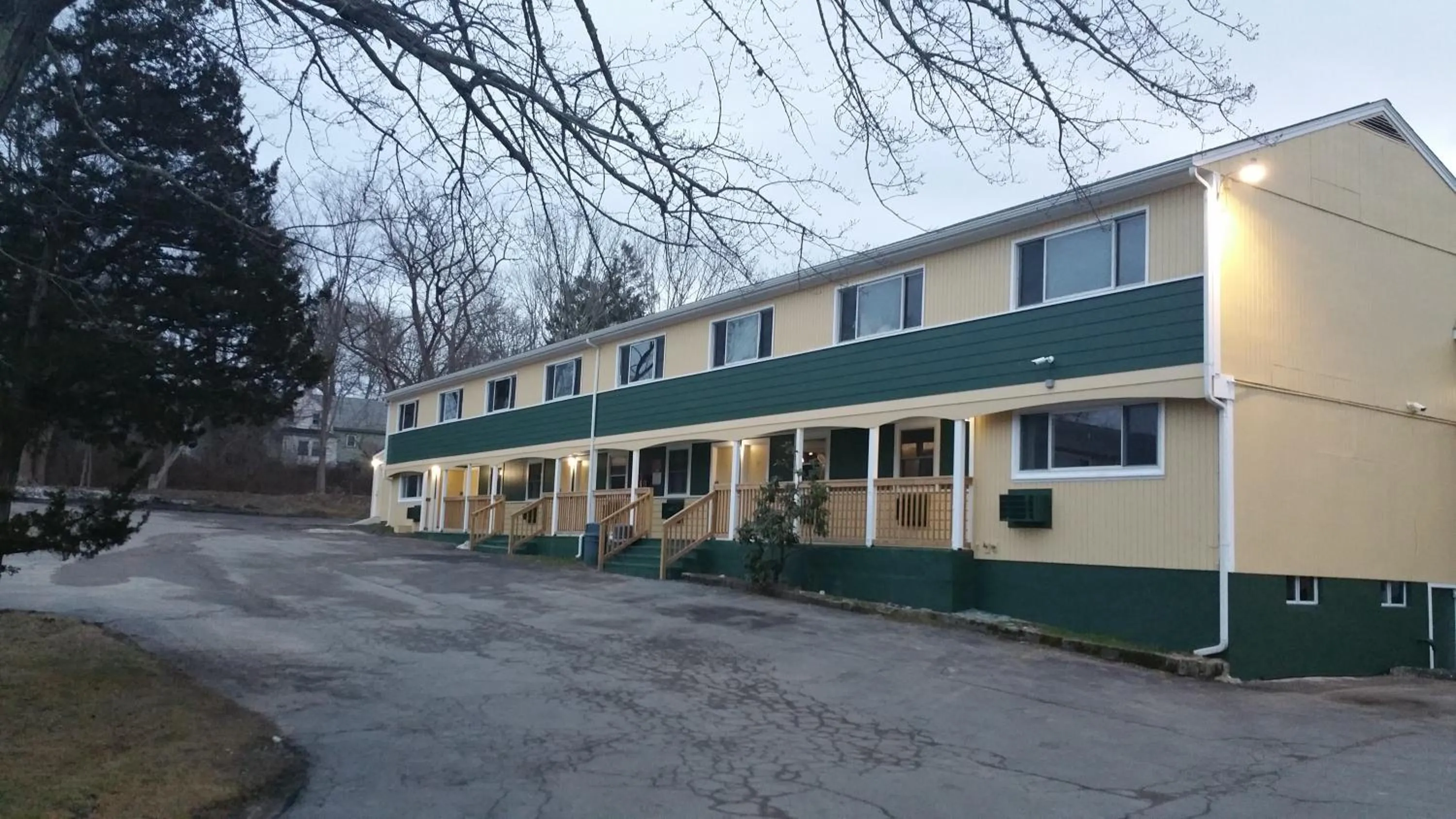 Property building in Dartmouth Motor Inn