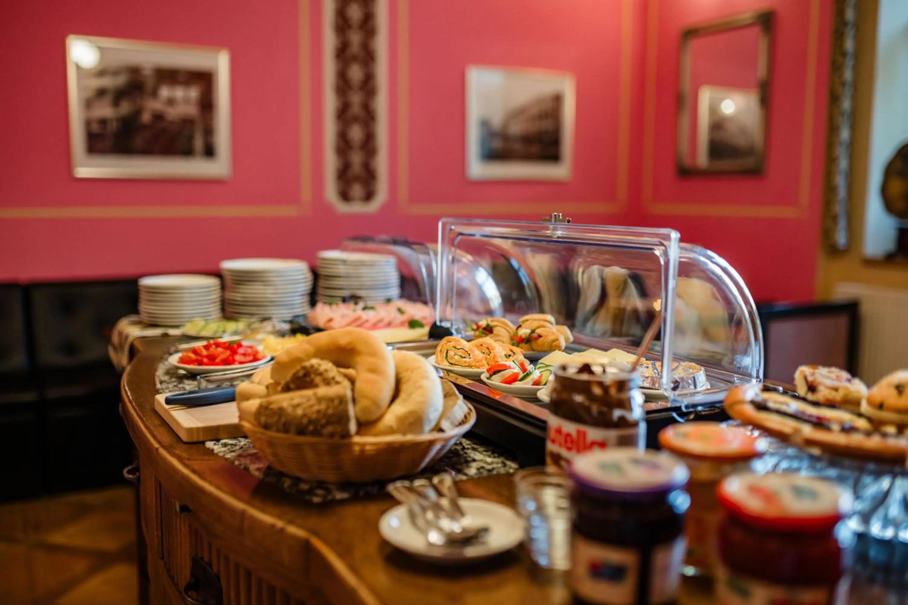 Breakfast in Grand Tábor