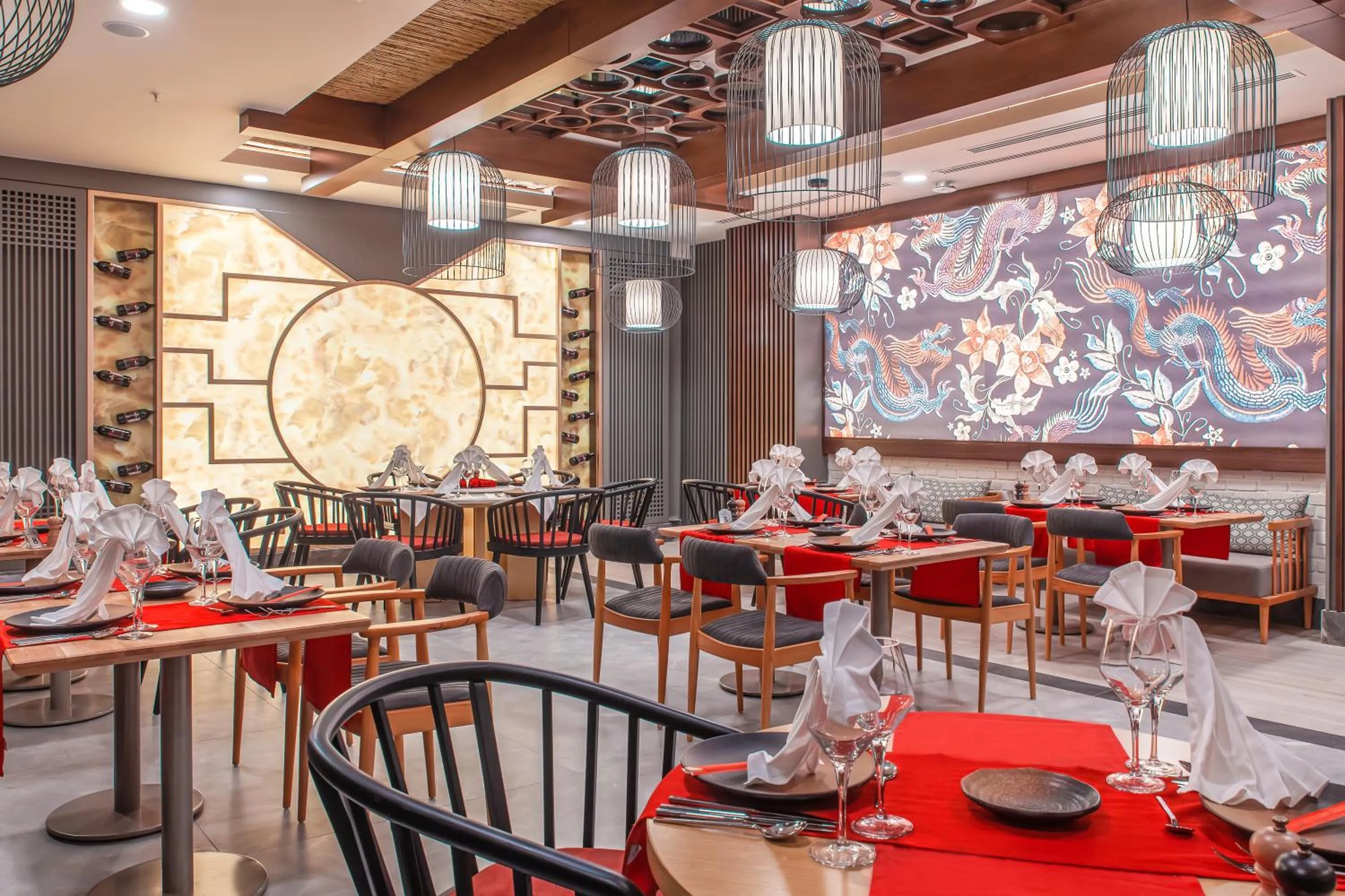 Restaurant/places to eat in Side Royal Style Hotel