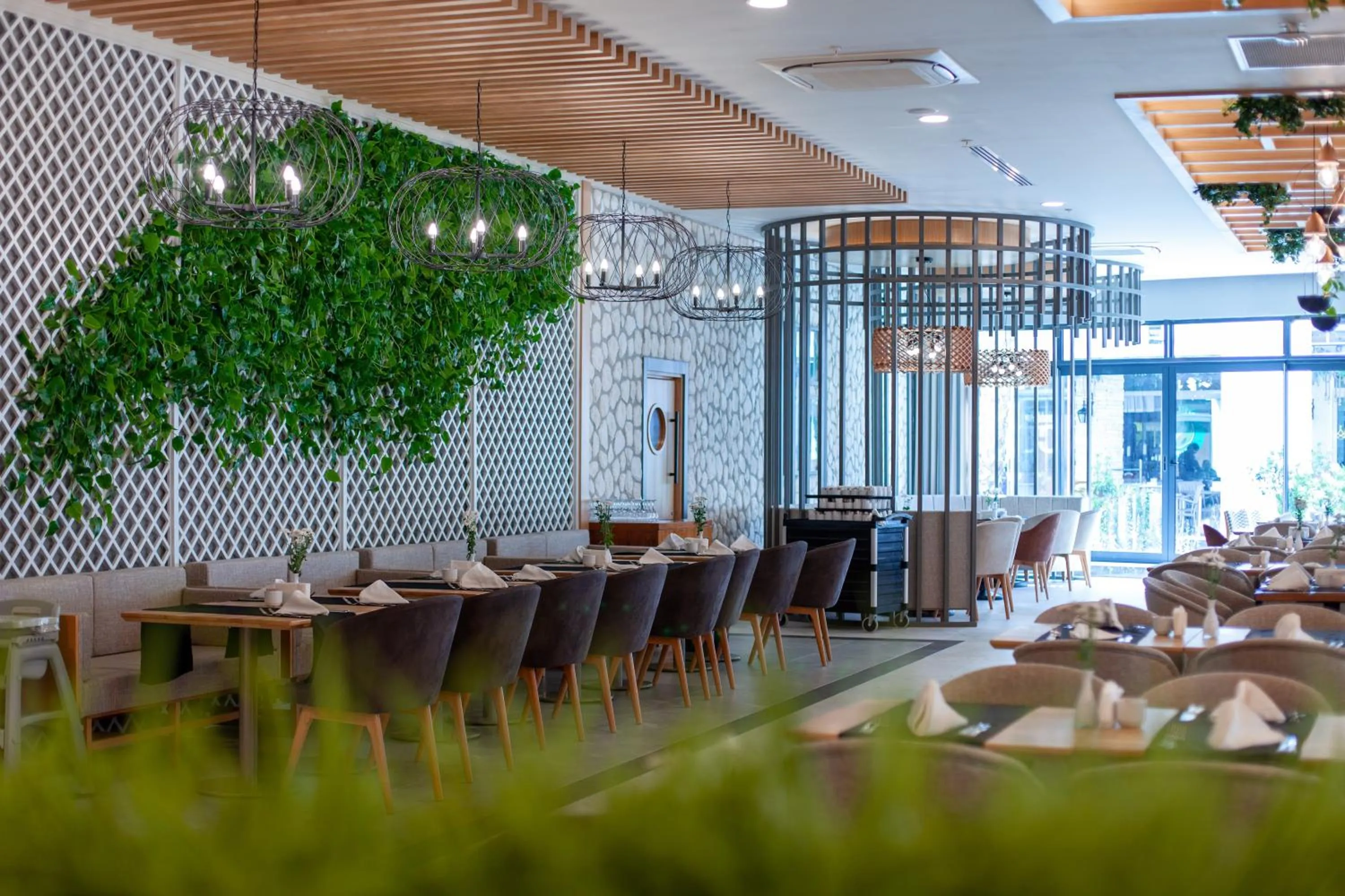 Restaurant/places to eat in Side Royal Style Hotel