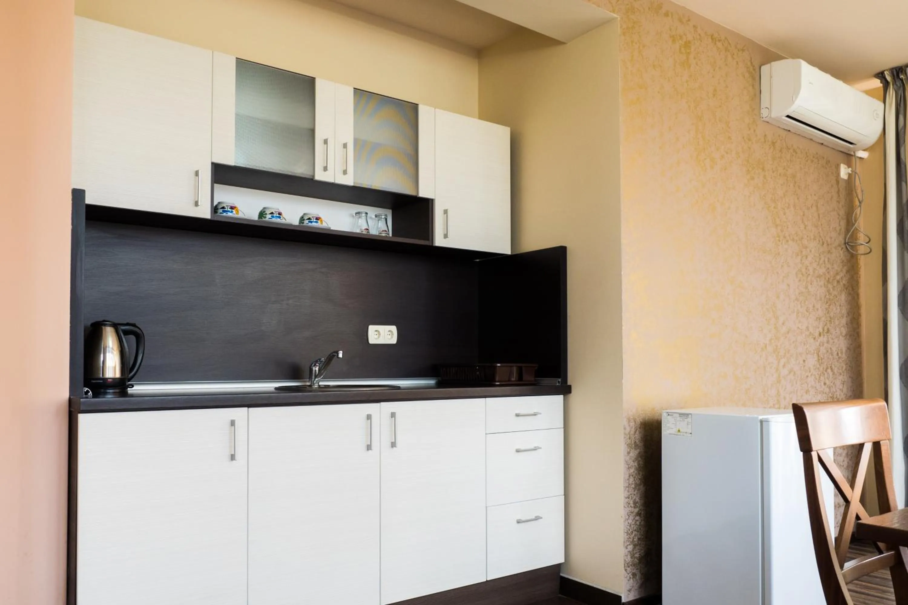Kitchen or kitchenette in City Blagoevgrad Family Hotel