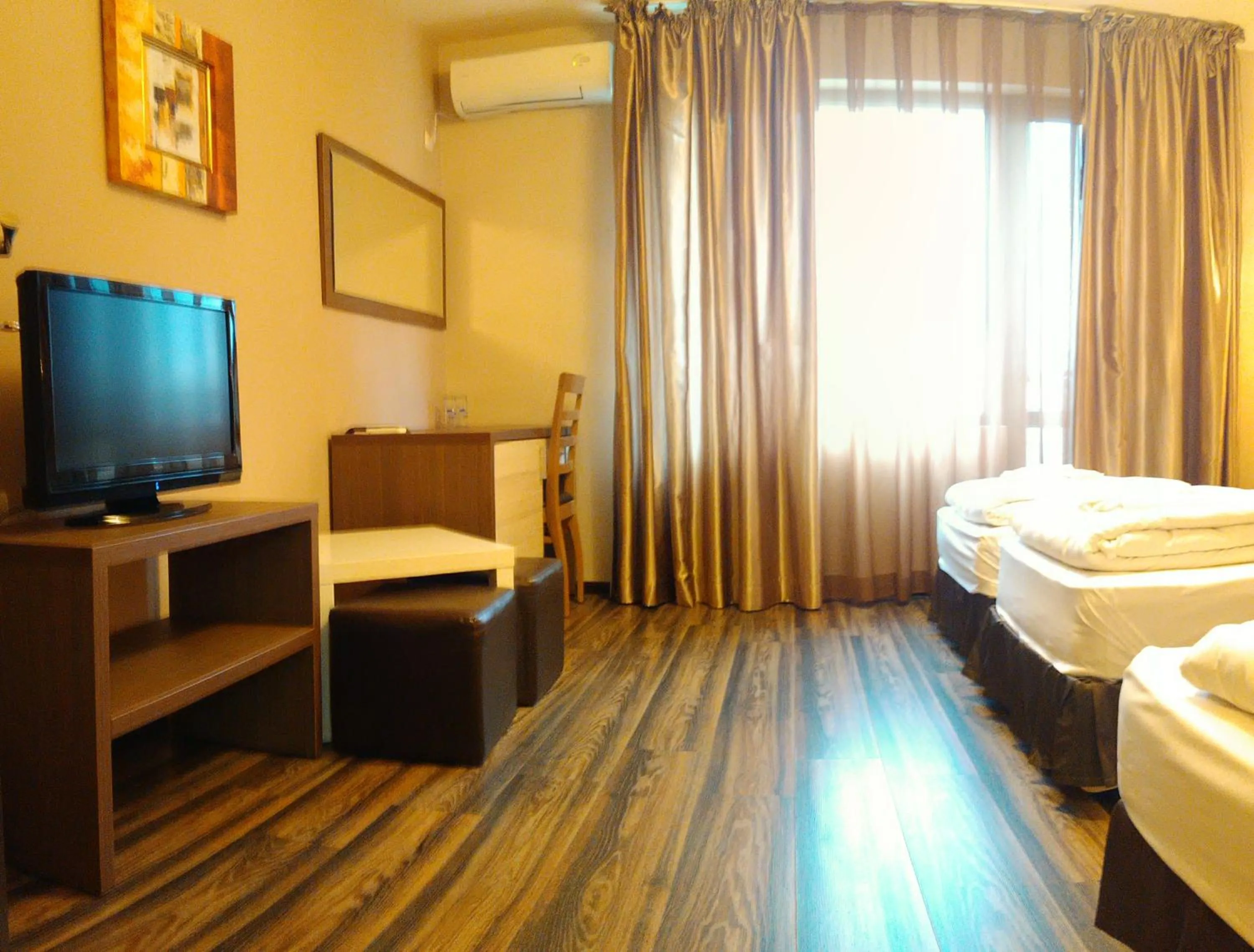 Photo of the whole room, Bed in City Blagoevgrad Family Hotel