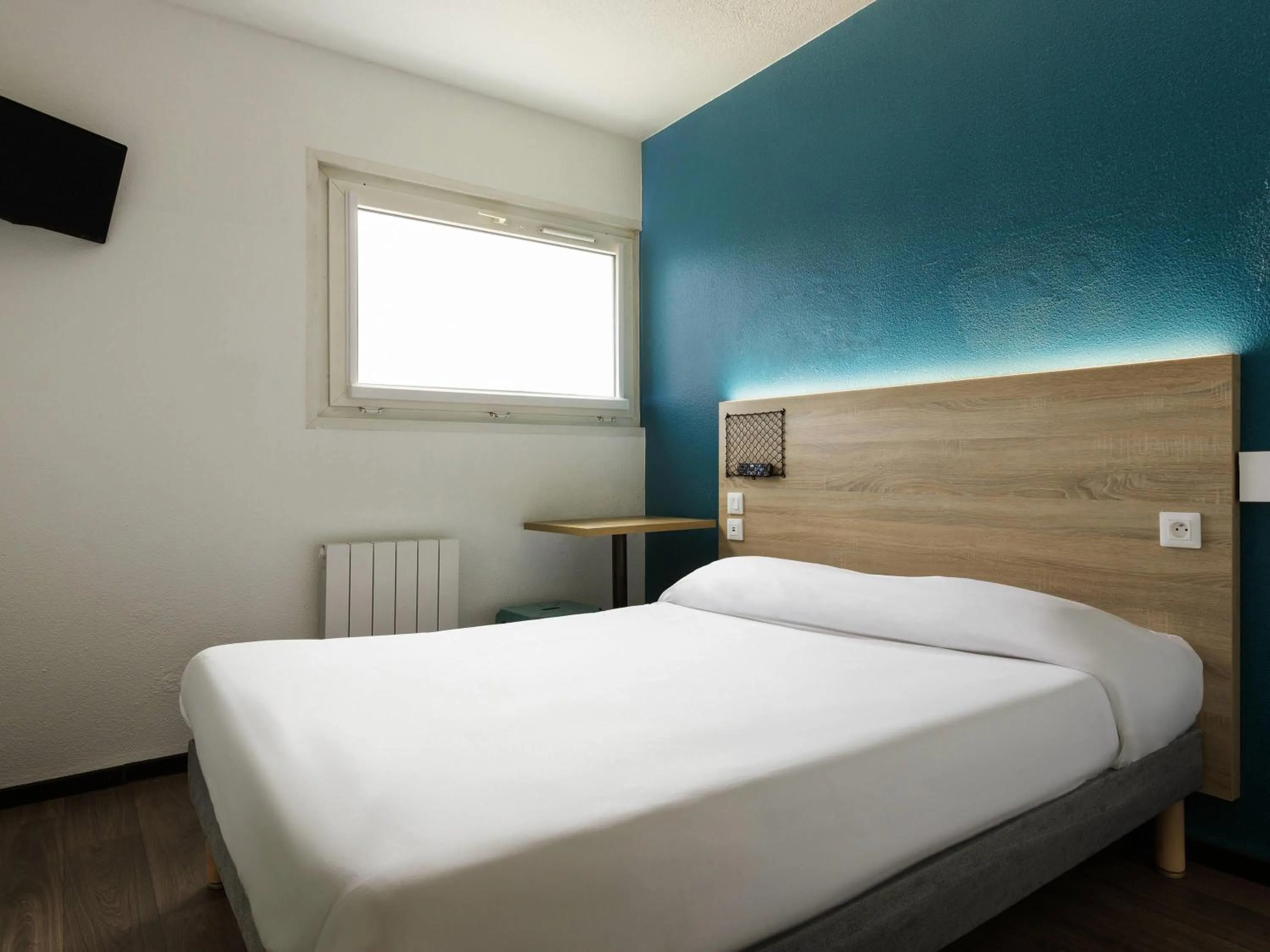 Bedroom, Bed in Hôtel F1 Reims Tinqueux