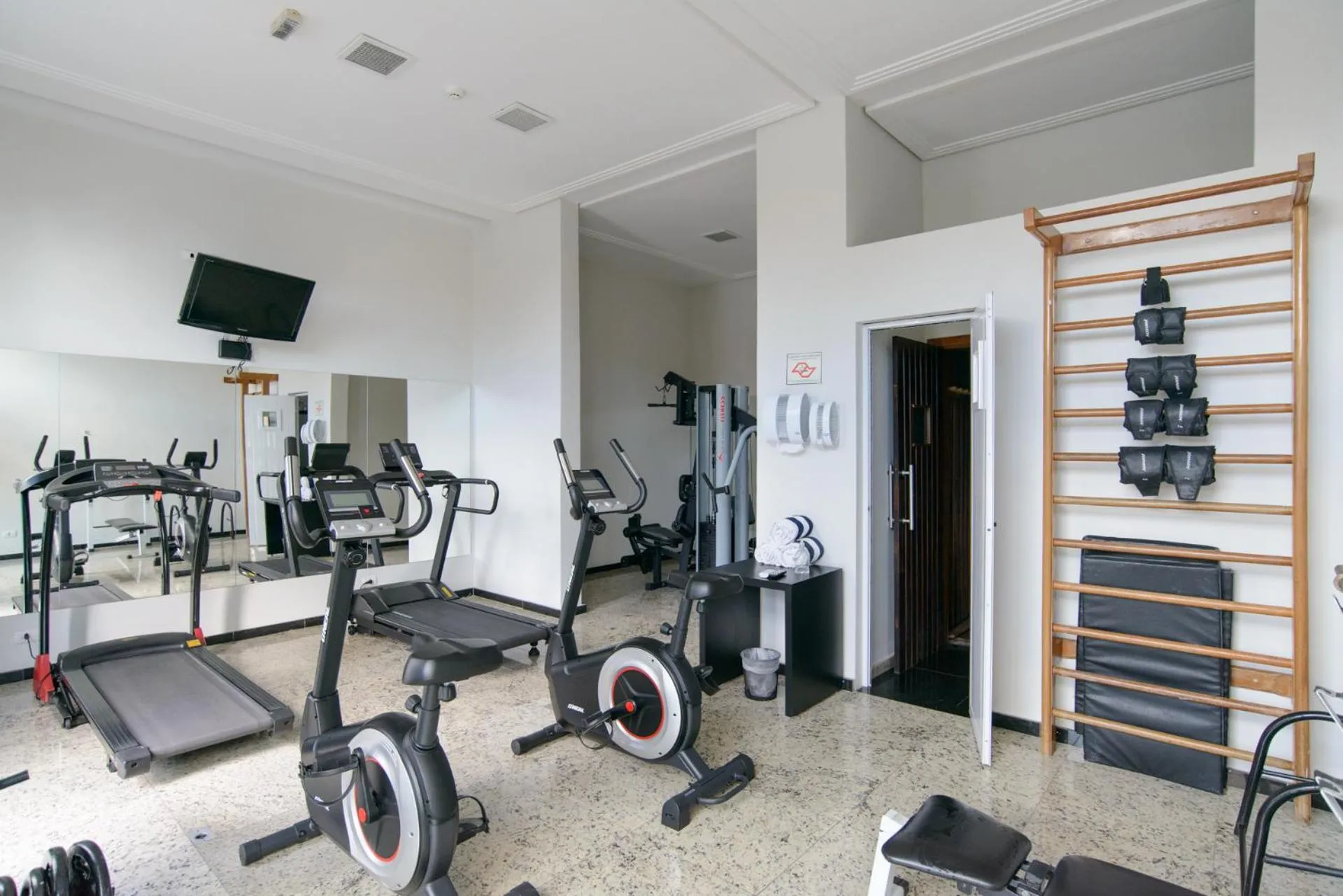 Fitness centre/facilities in Faro Hotel Taubaté