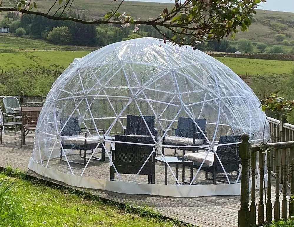 Garden in Barn Cottage - Farm Park Stay with Hot Tub