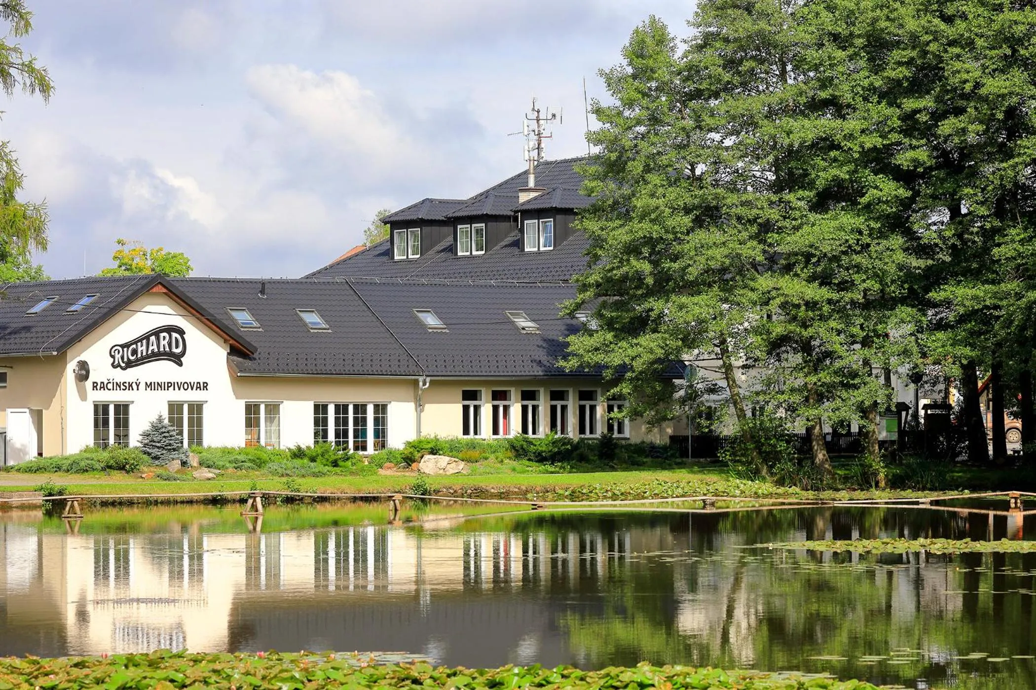 Property building in Hotel Leopold Račín