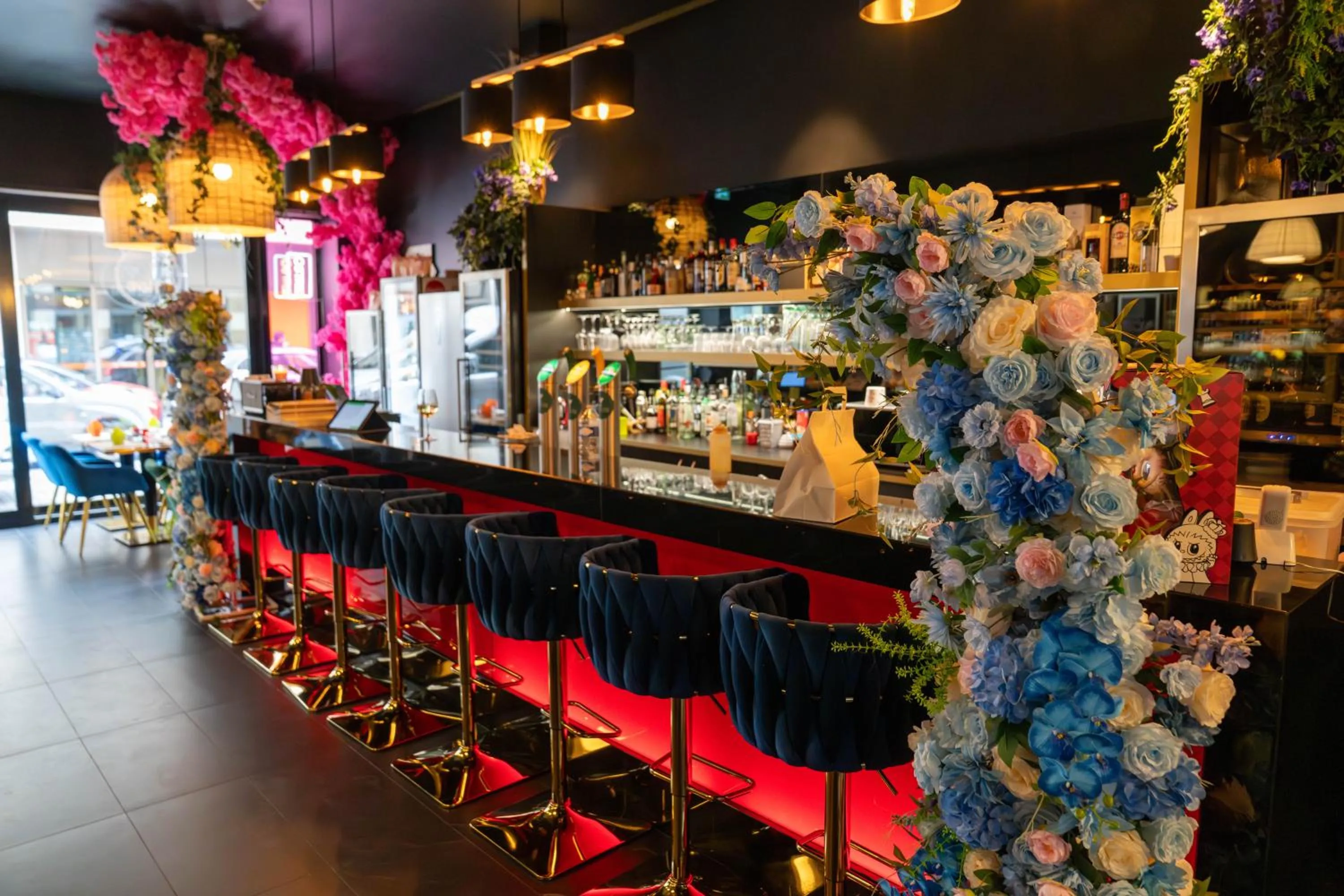 Restaurant/places to eat in Hotel Grey