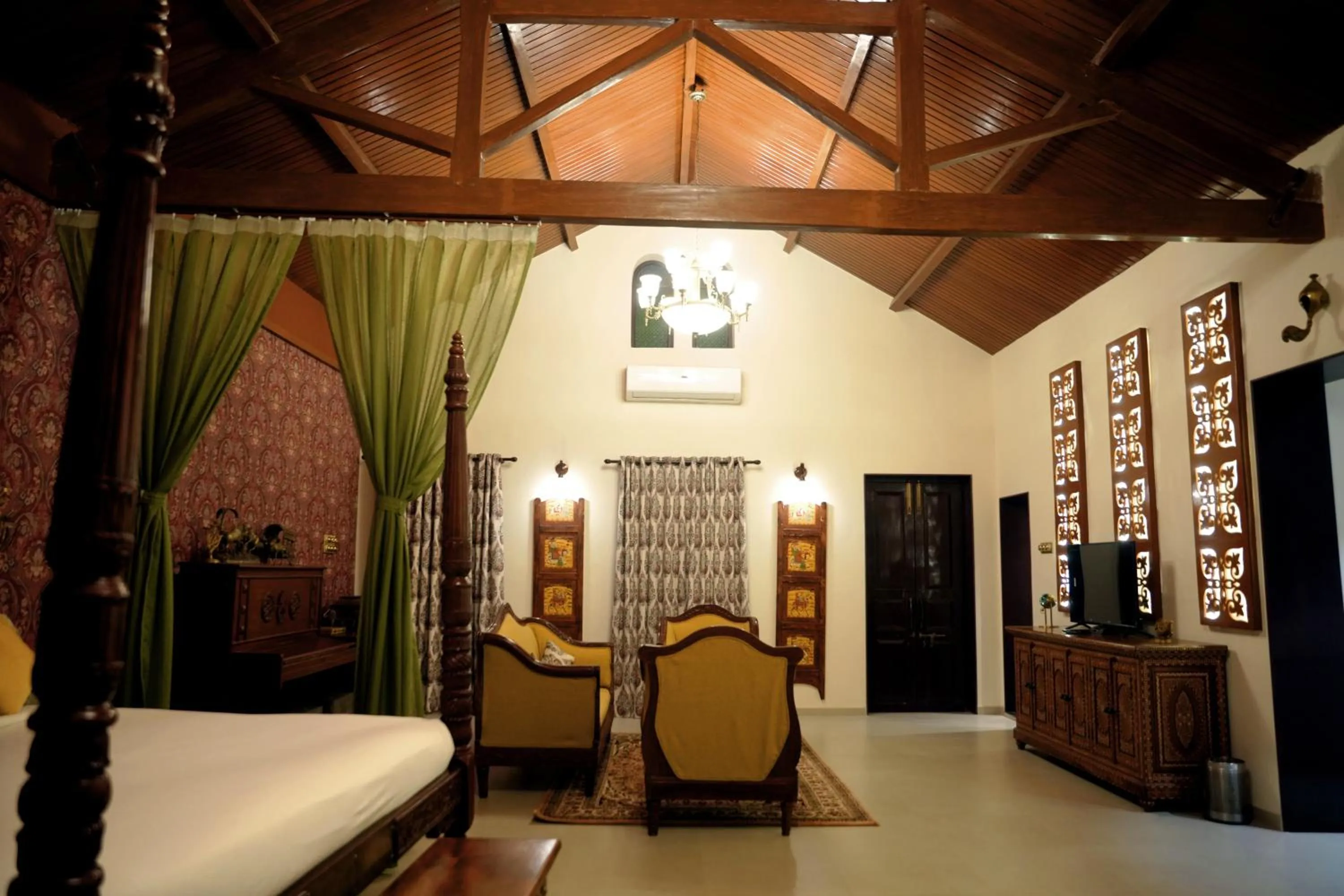 Bed in Heritage Khirasara Palace