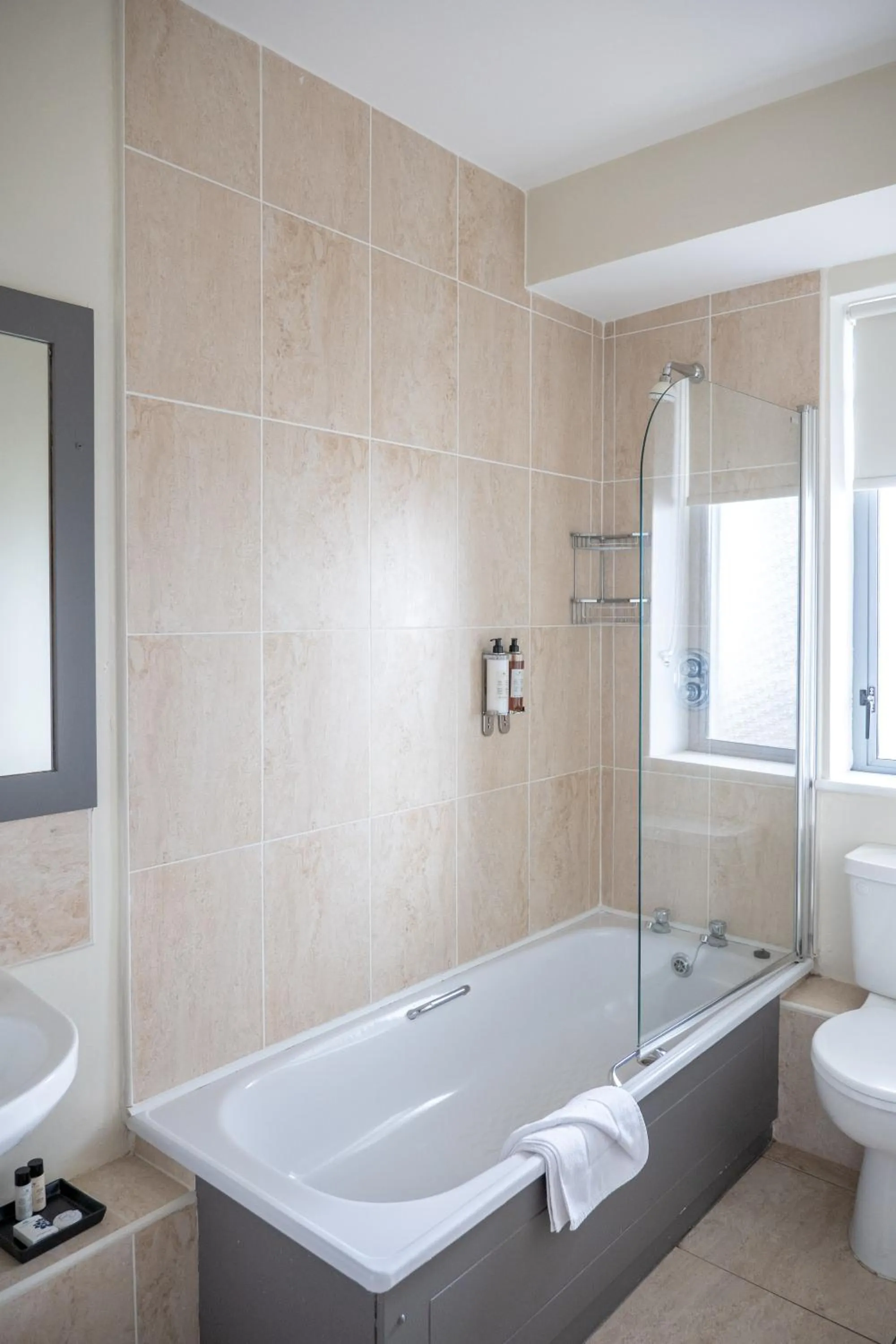 Bathroom in Galway Bay Sea View Apartments