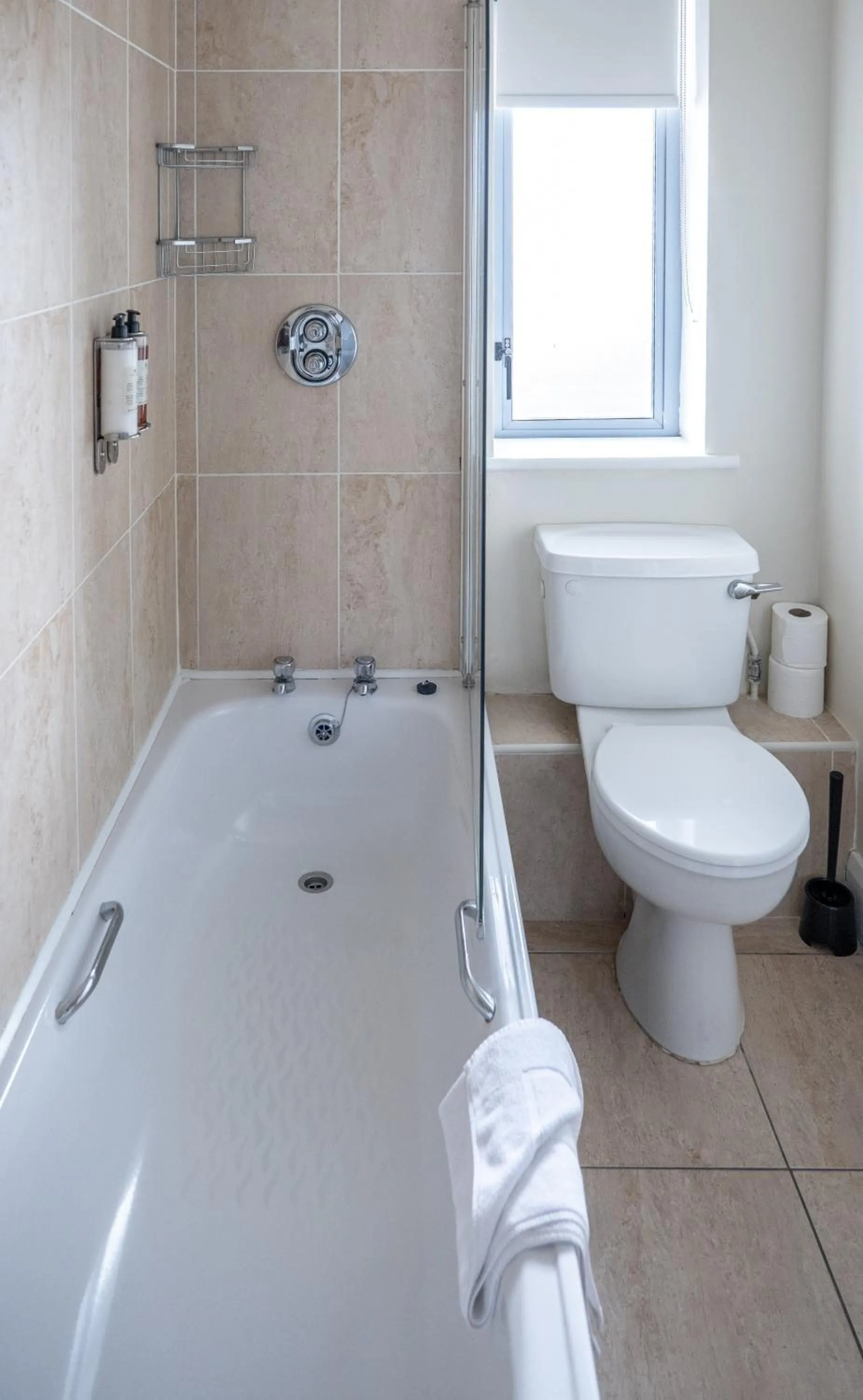 Bathroom in Galway Bay Sea View Apartments
