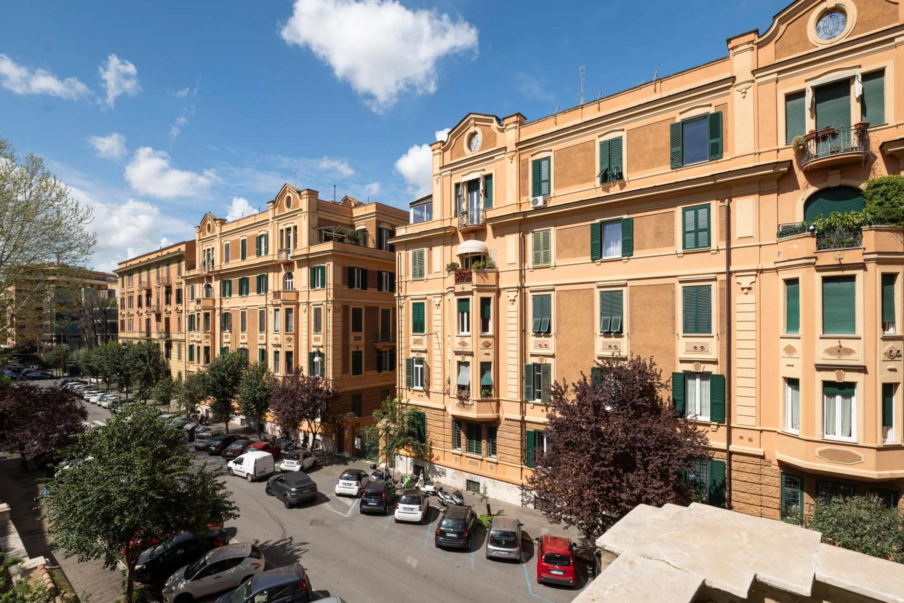 Neighbourhood in Sky Blue Place Rome