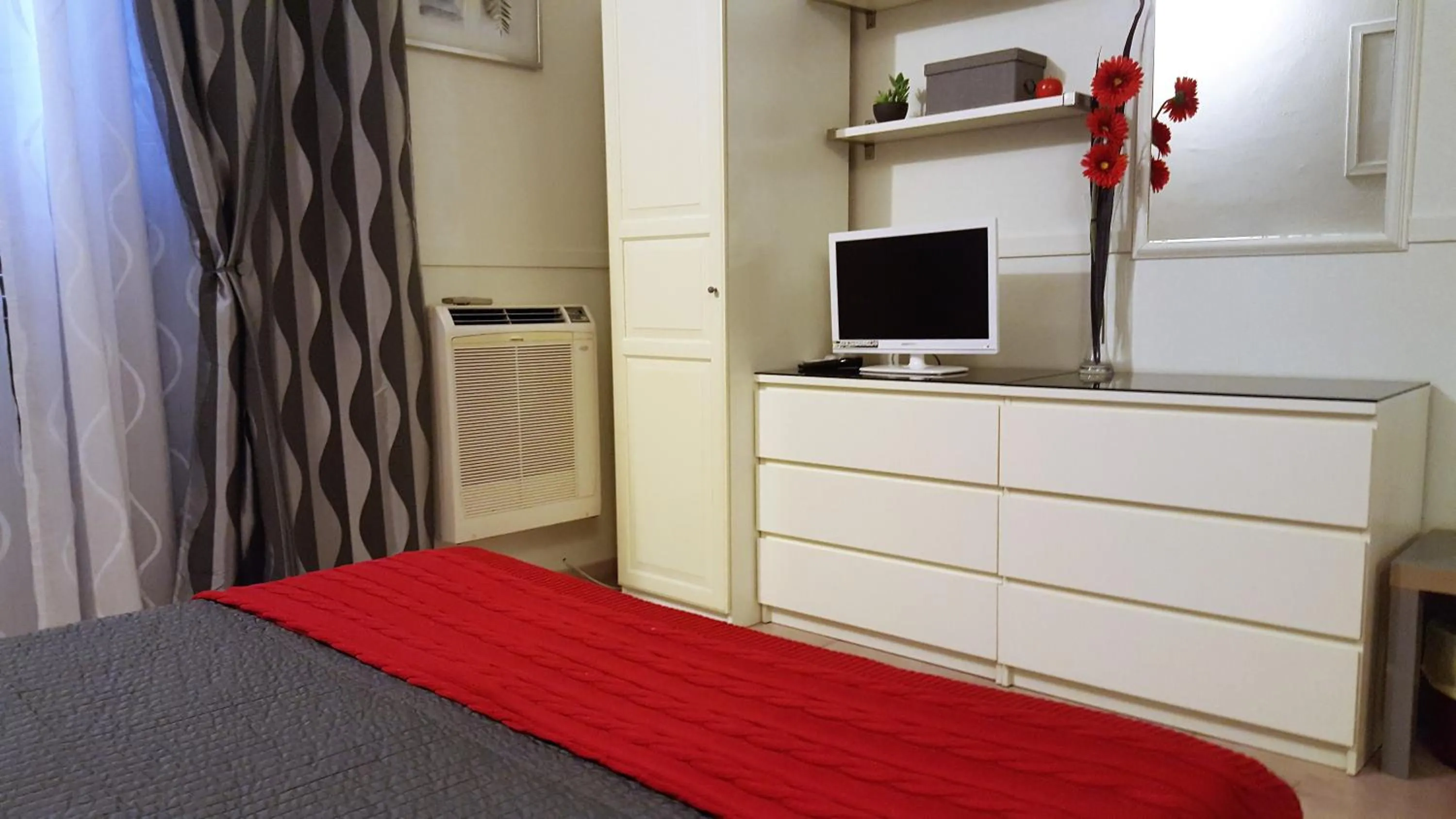 Photo of the whole room, Bed in Hotel Velcamare