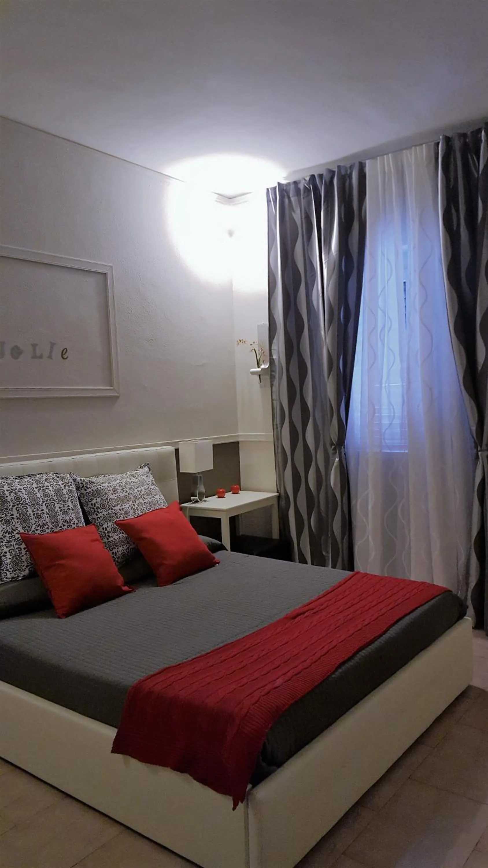 Photo of the whole room, Bed in Hotel Velcamare