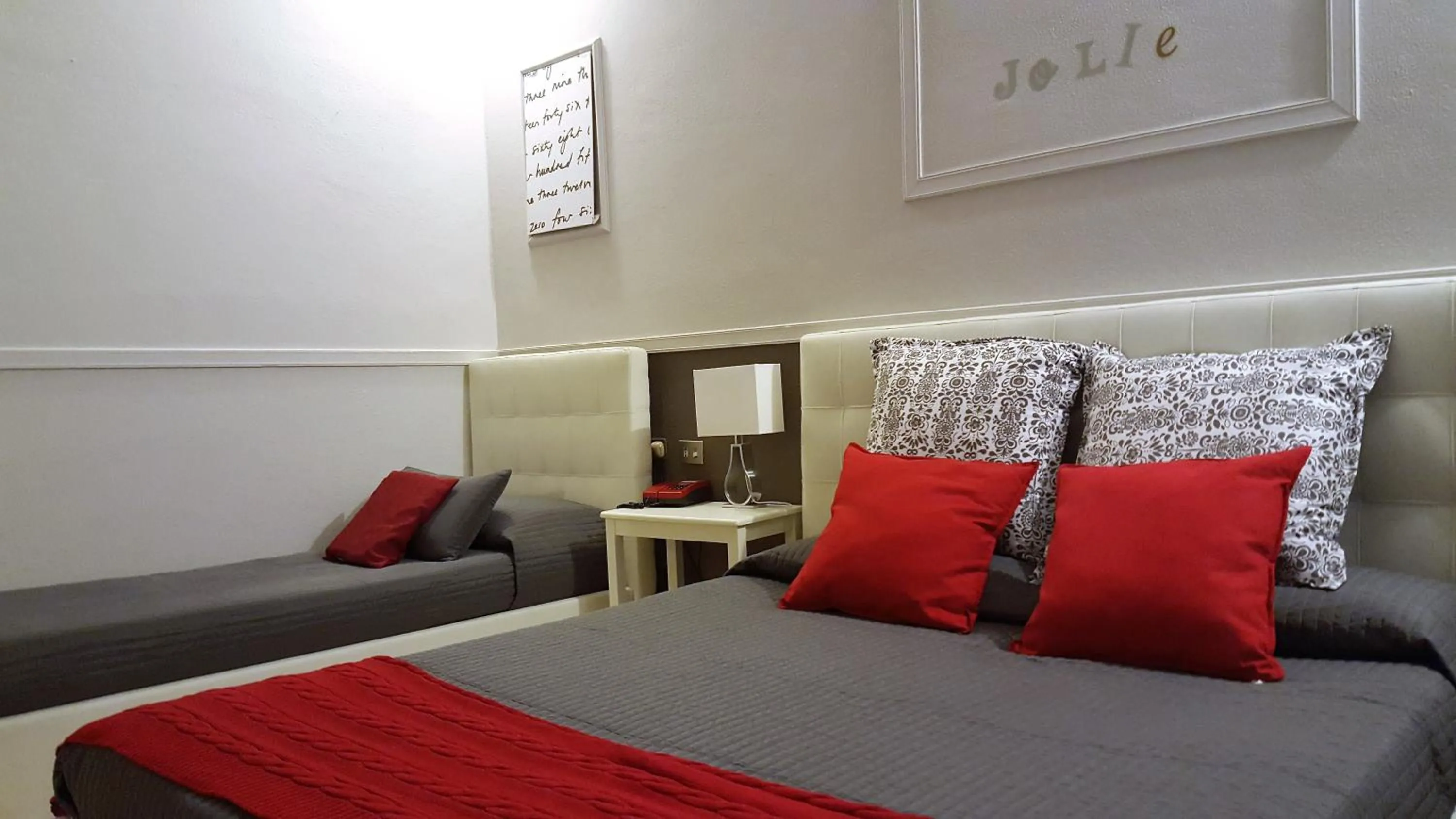 Photo of the whole room, Bed in Hotel Velcamare