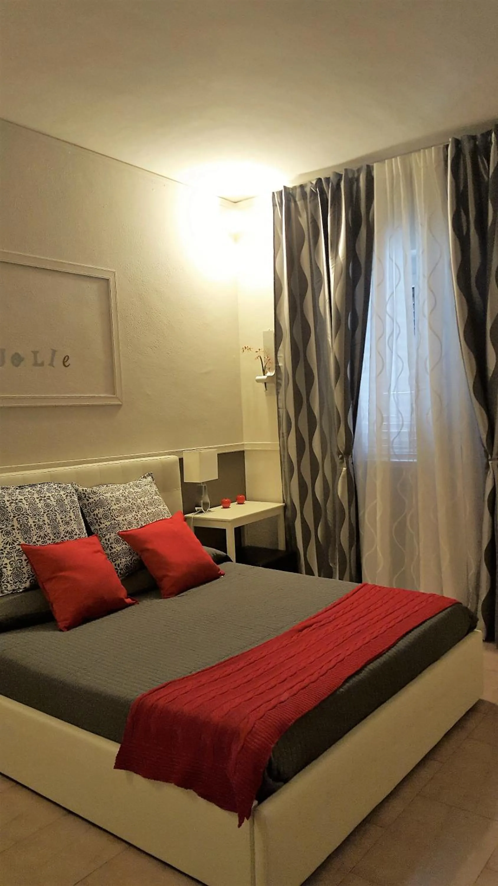 Bed in Hotel Velcamare
