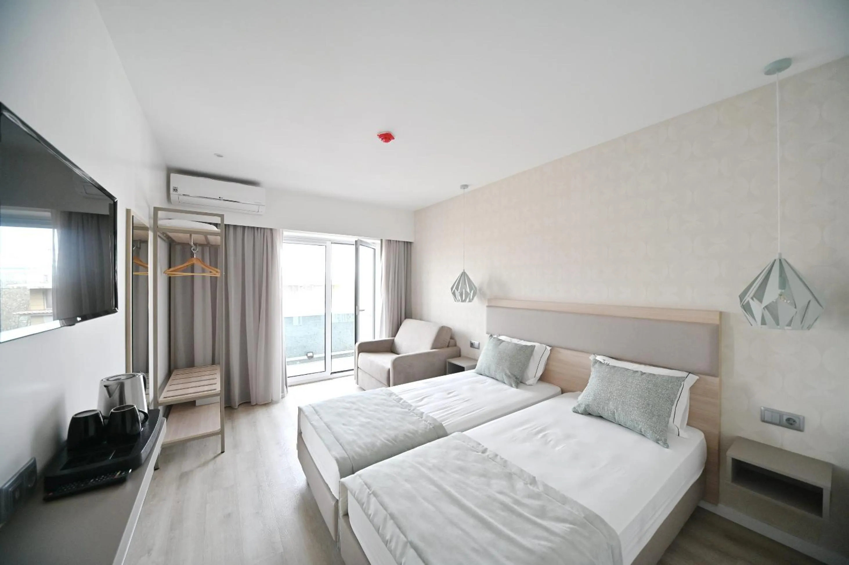 Bed in My Charm Lisbon Suites