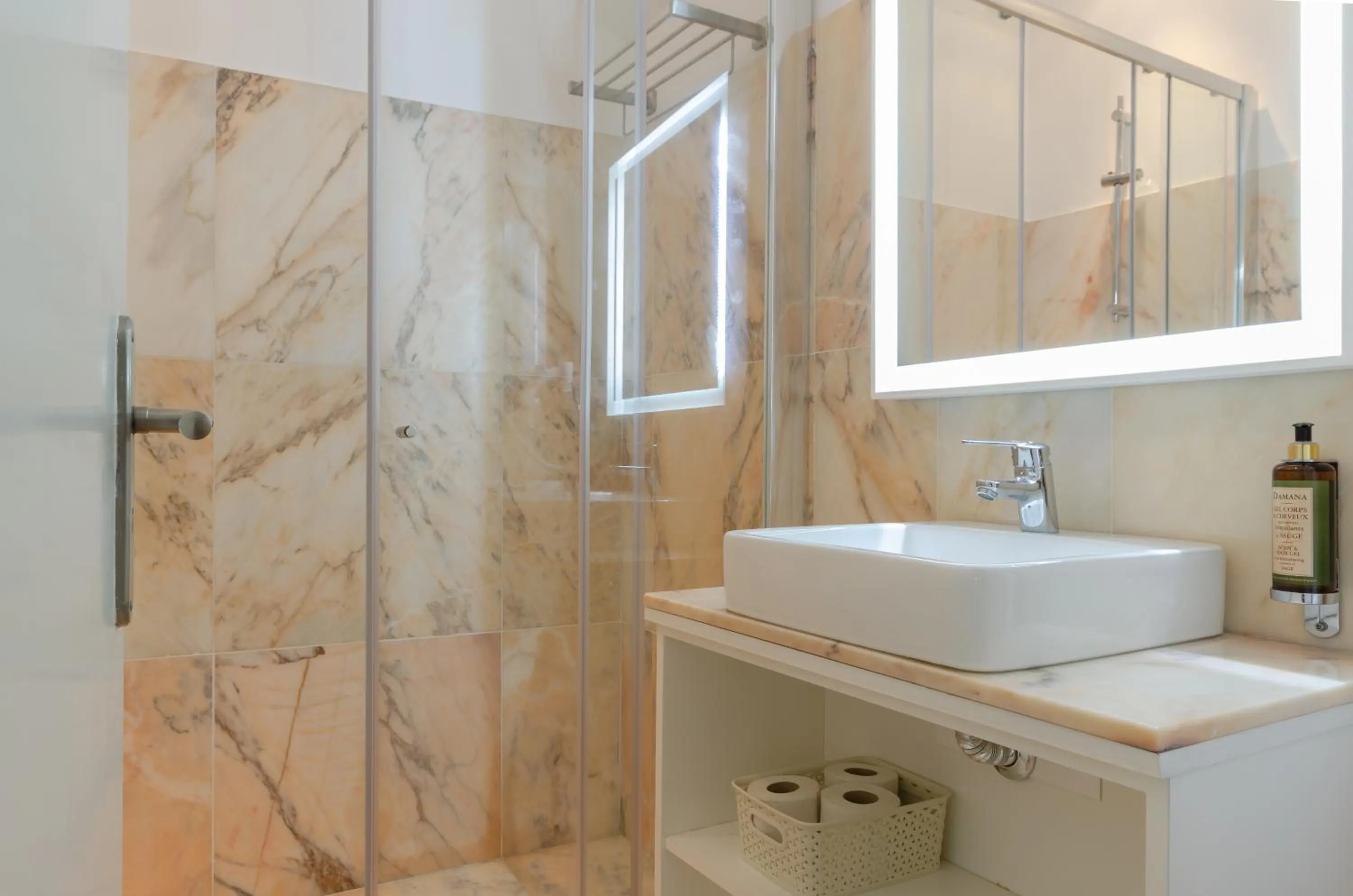 Bathroom in Ver Belém Suites