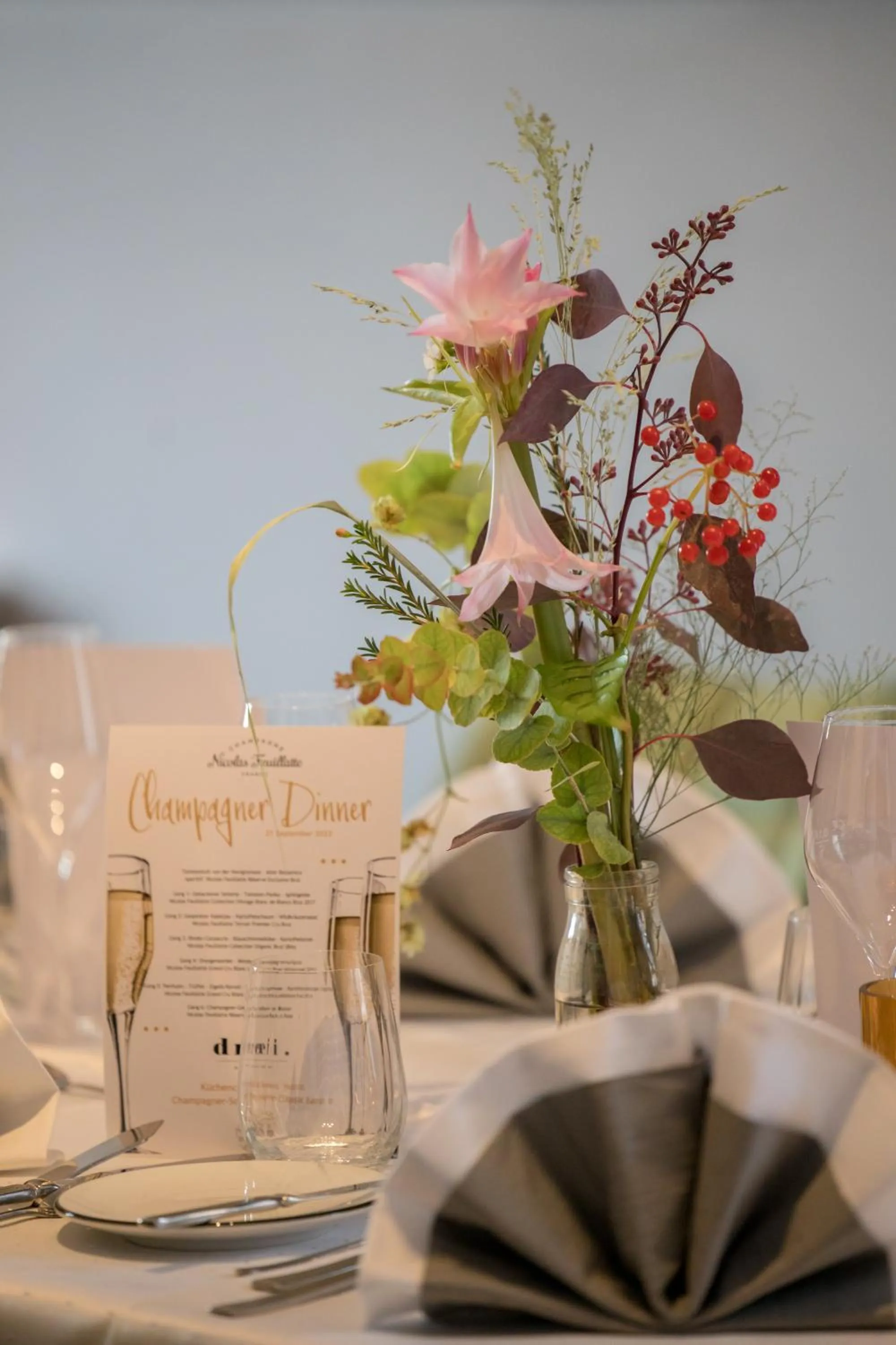 Restaurant/places to eat in ONNO Boutique Hotel & Apartments