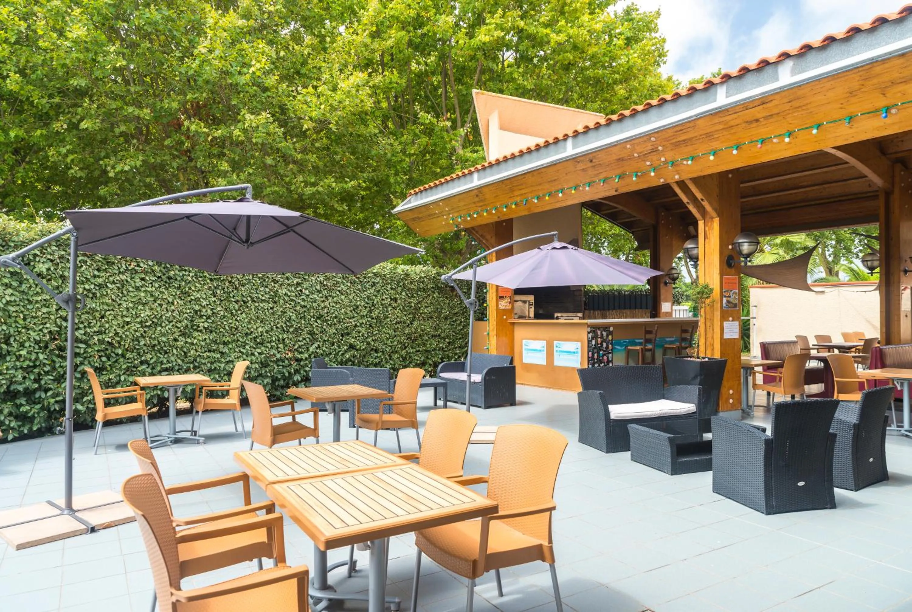 Lounge or bar in Azureva Saint Cyprien