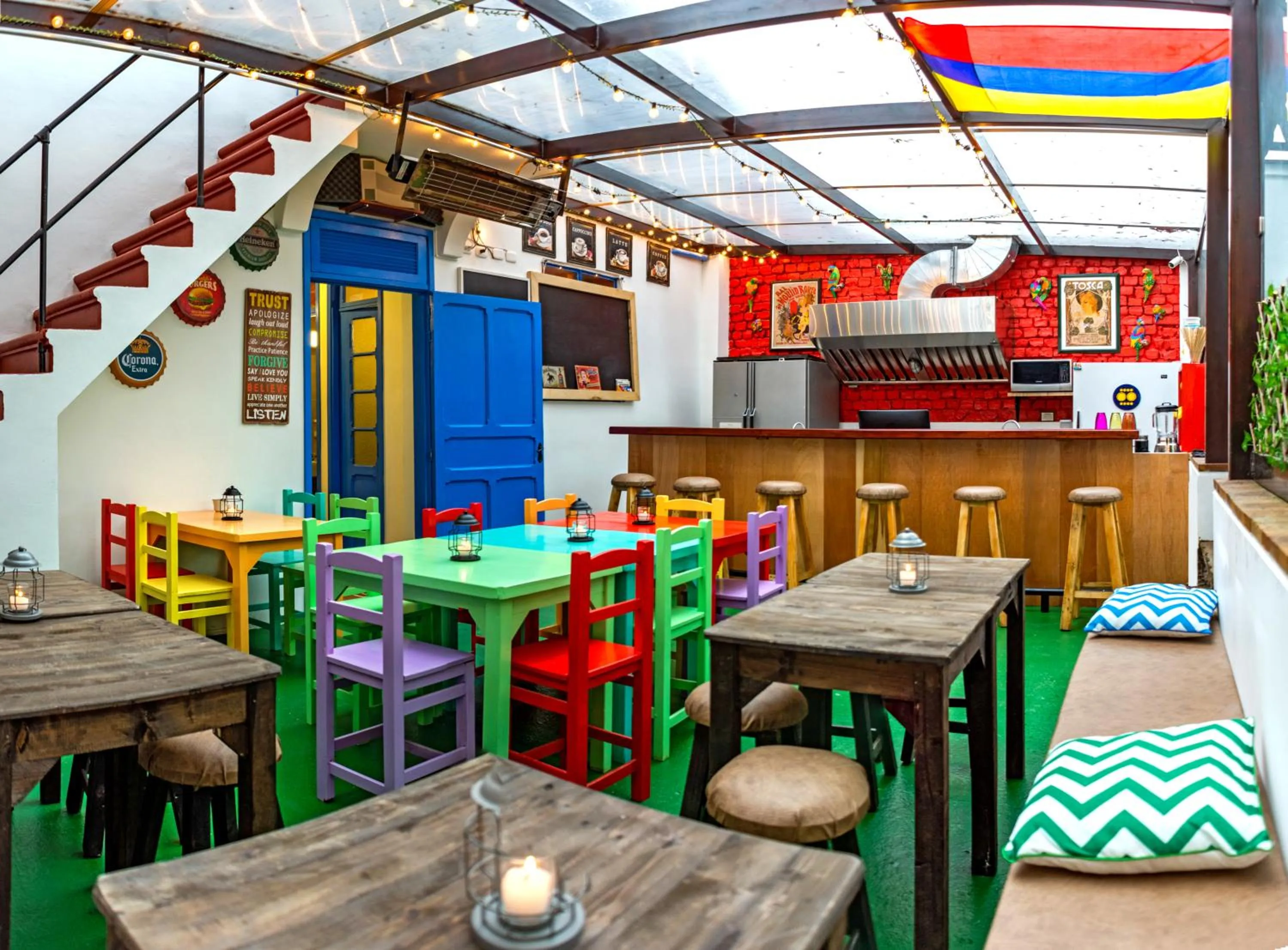 Restaurant/places to eat in Granada Hostel