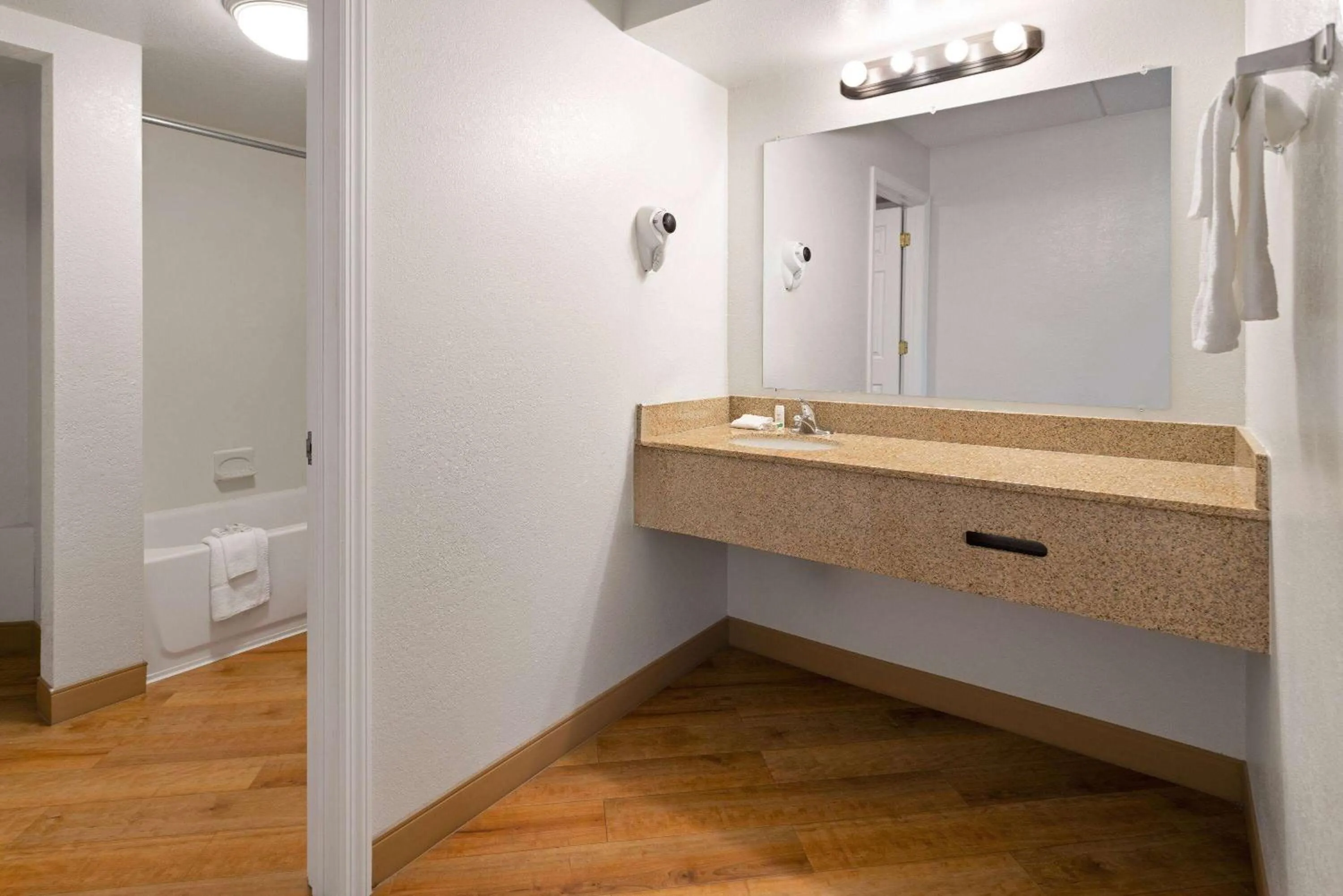 Bathroom in La Quinta Inn by Wyndham Pittsburgh Airport