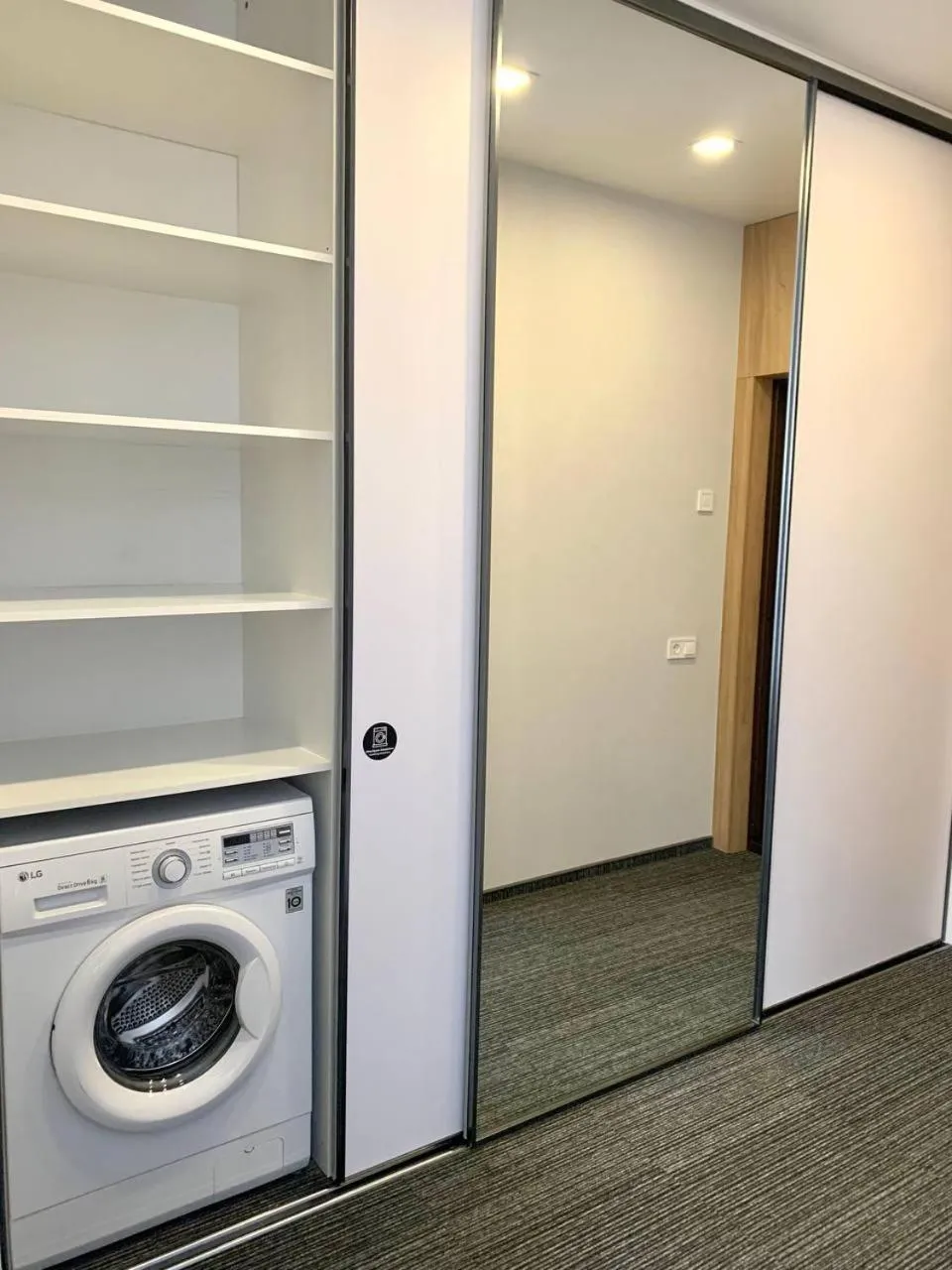 wardrobe in Nyvky Residence