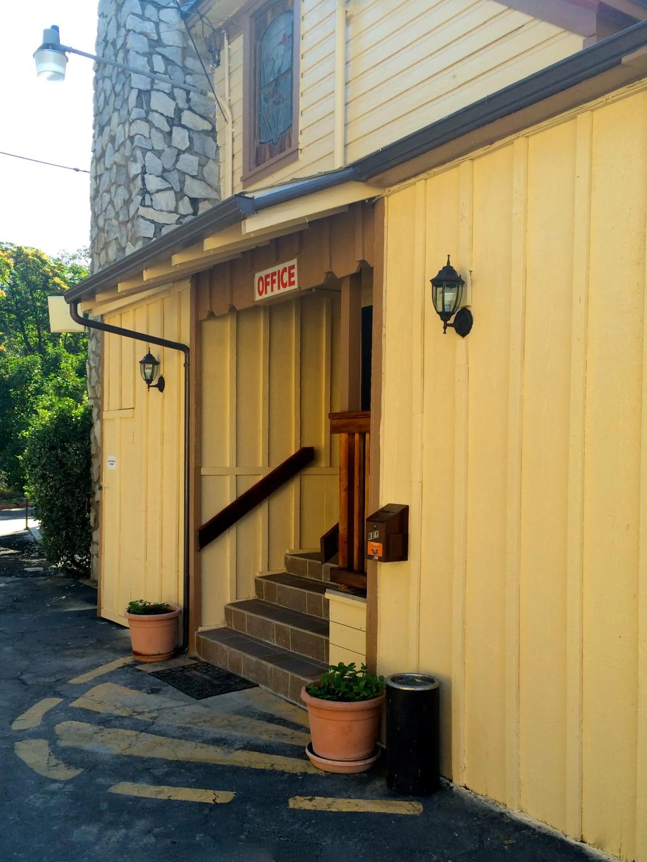 Facade/entrance in Miners Motel Jamestown
