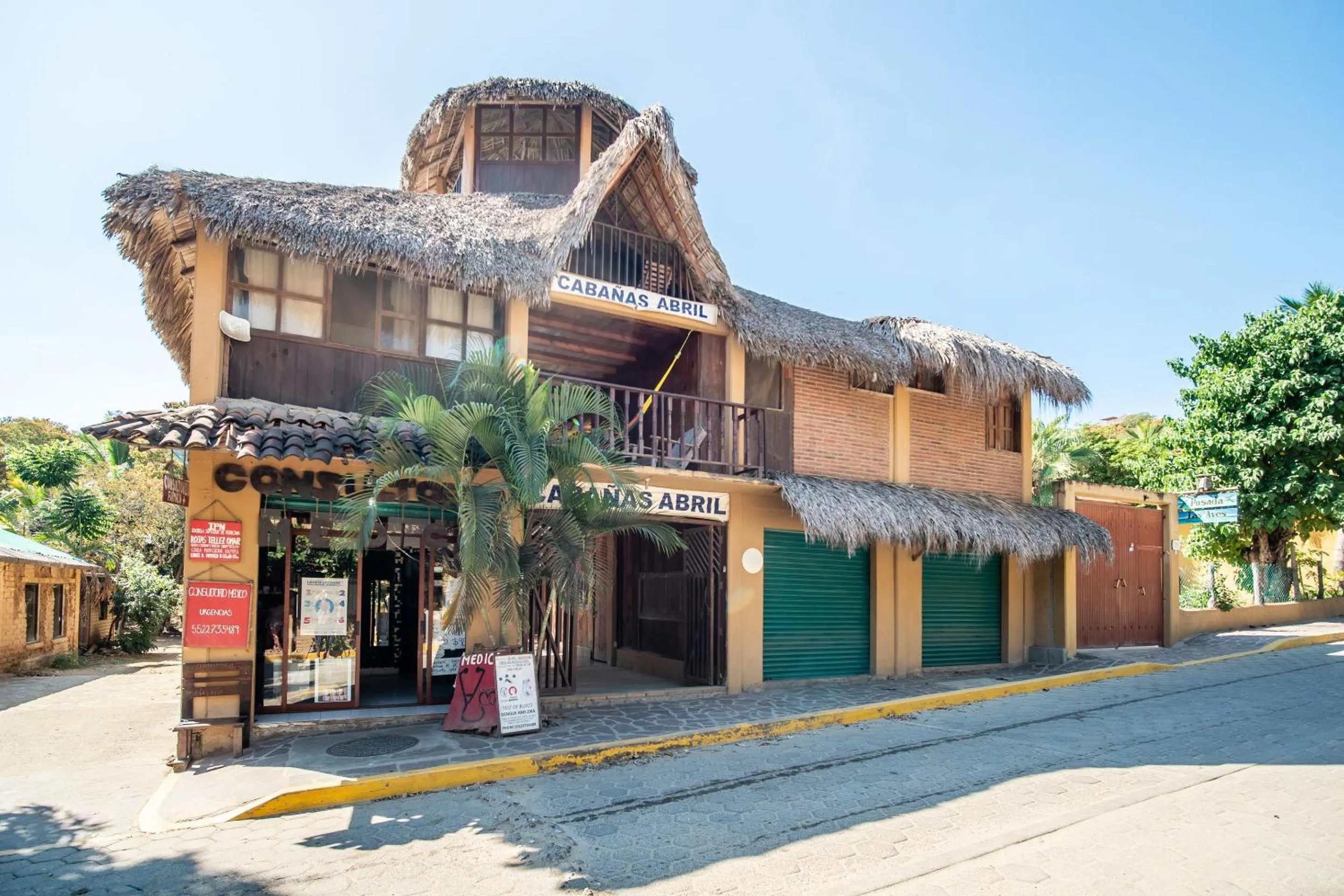 Facade/entrance in OYO Cabañas Abril, Mazunte