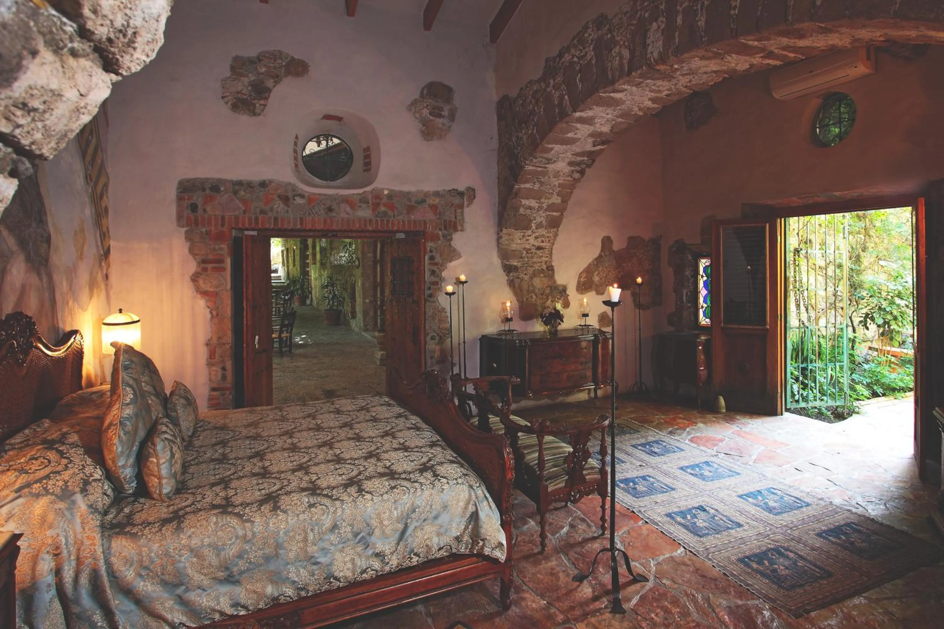 Photo of the whole room, Bed in Hacienda San Gabriel de las Palmas