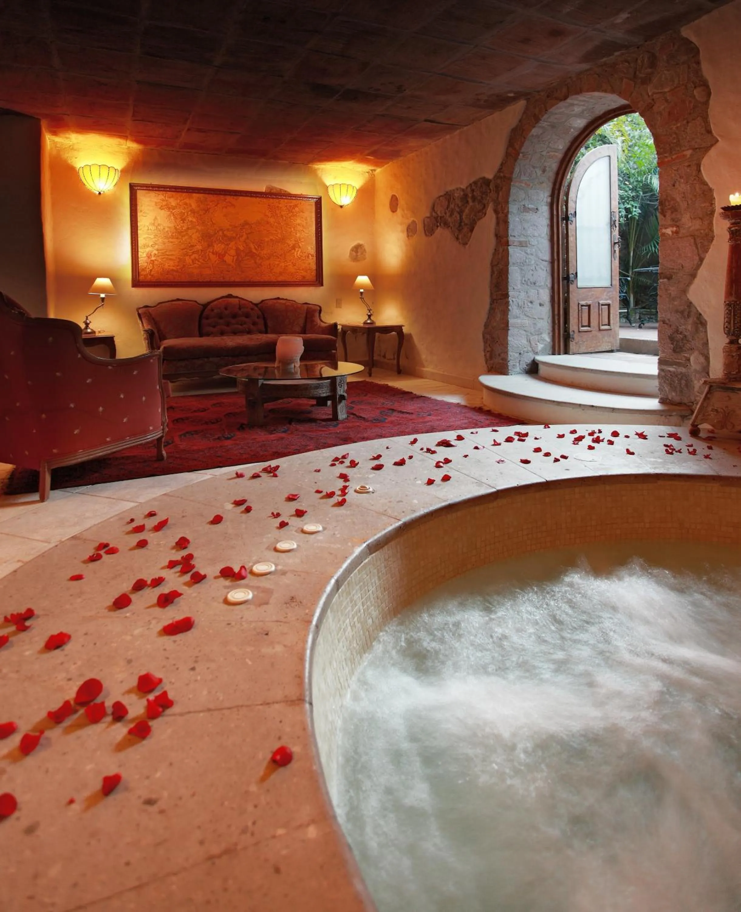 Hot Tub in Hacienda San Gabriel de las Palmas