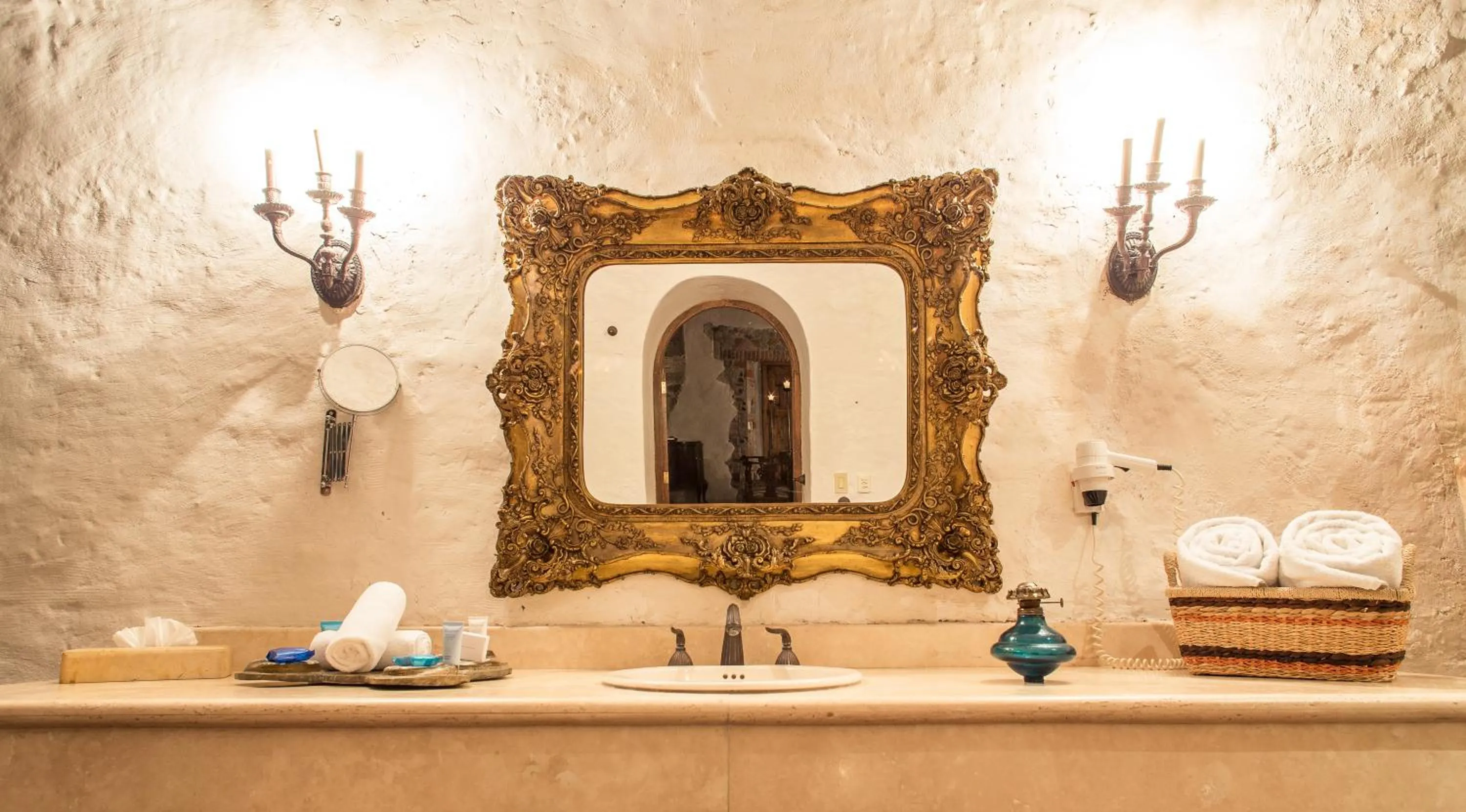 Toilet in Hacienda San Gabriel de las Palmas