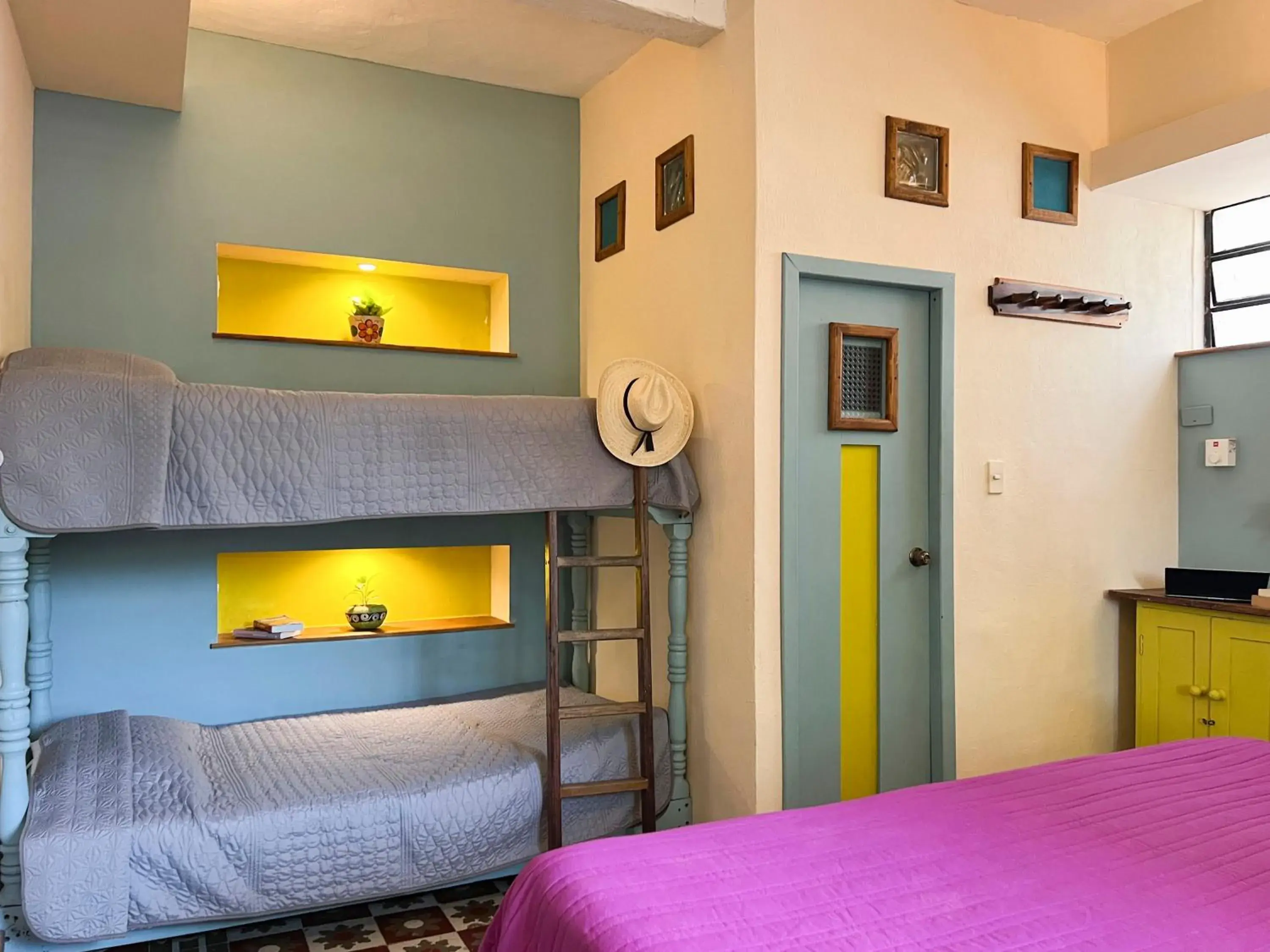 Quadruple Room with Private Bathroom in Hostel Candelaria Quadruple Room with Private Bathroom in Hostel Candelaria