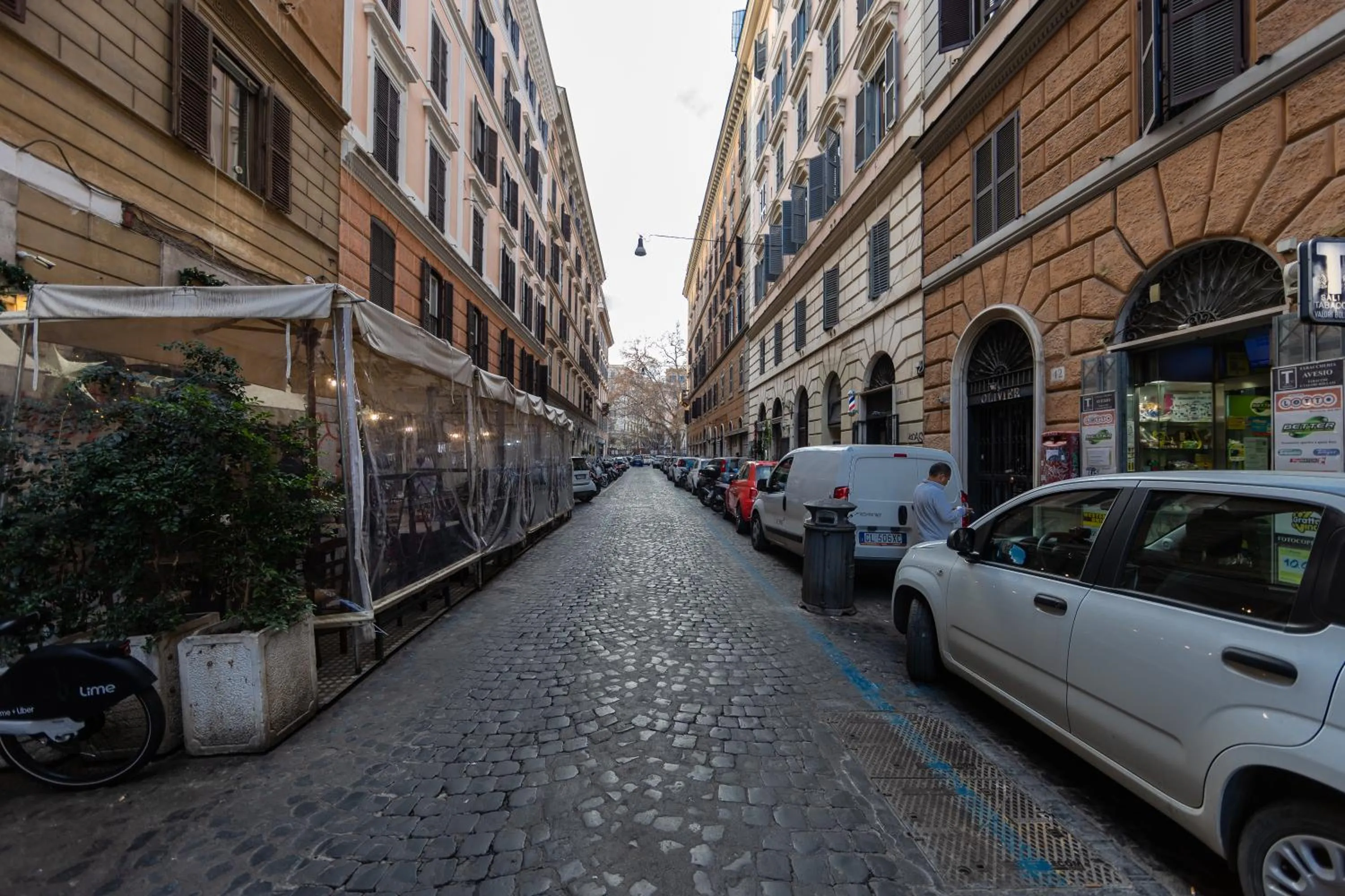 Neighbourhood in Imperiale Top