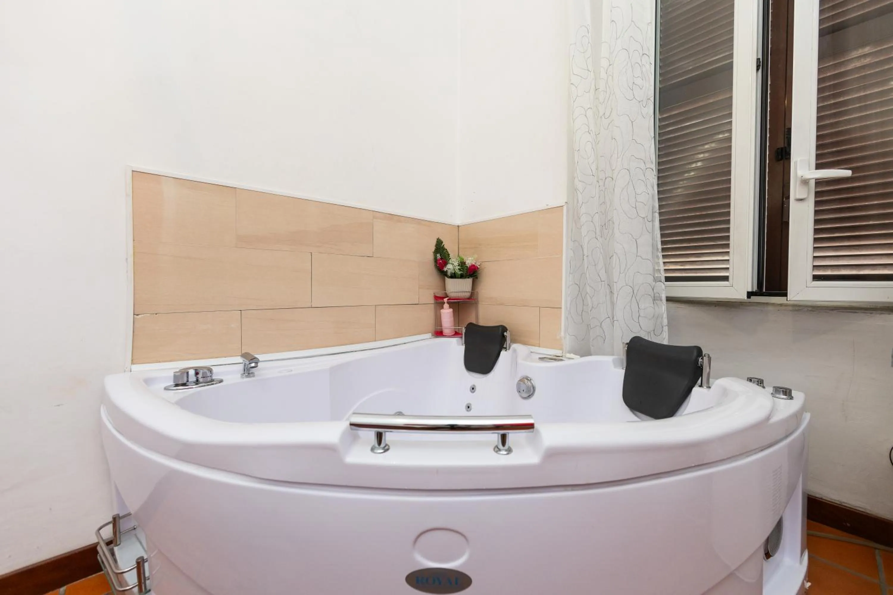 Hot Tub in Imperiale Top