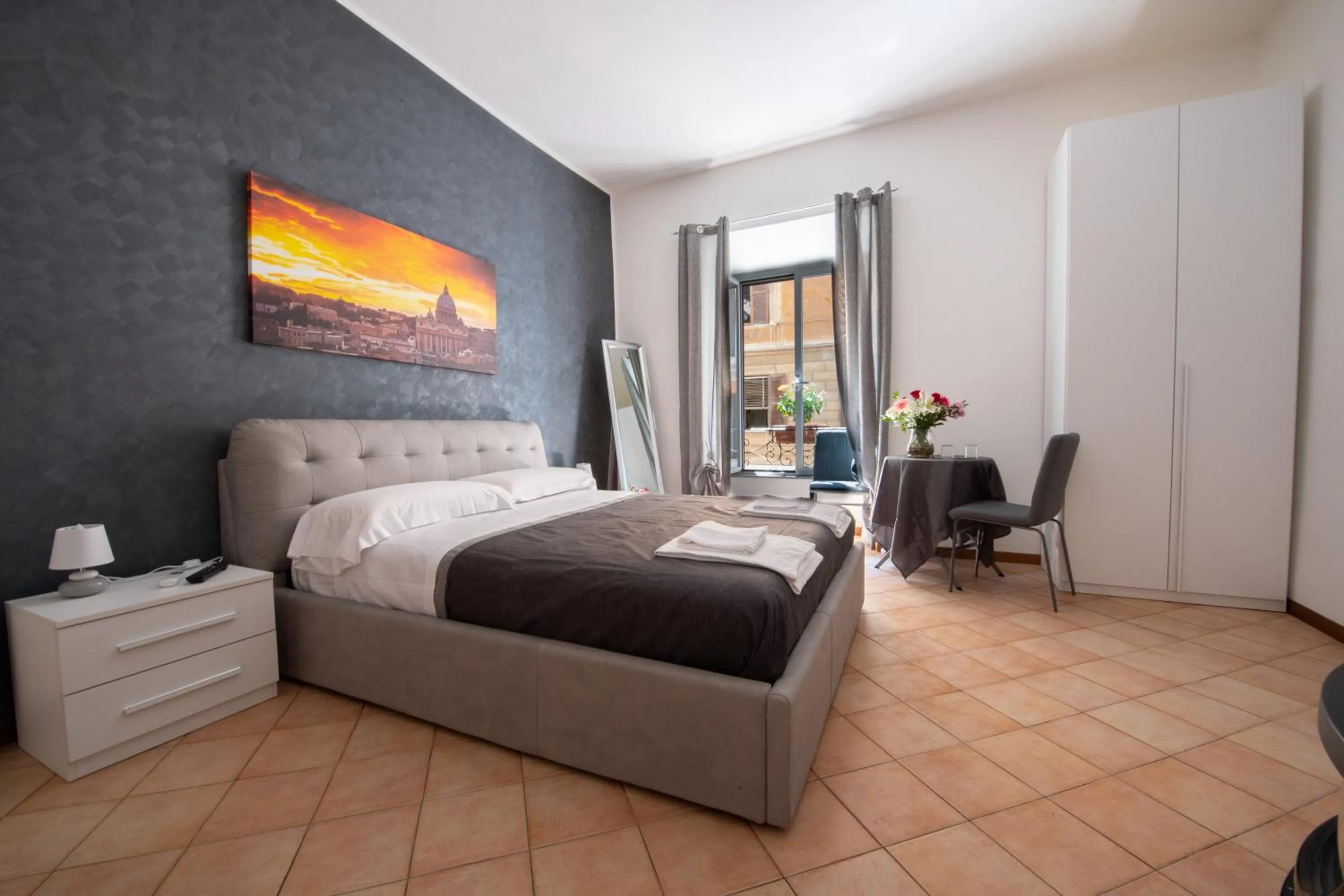 Photo of the whole room, Bed in Imperiale Top