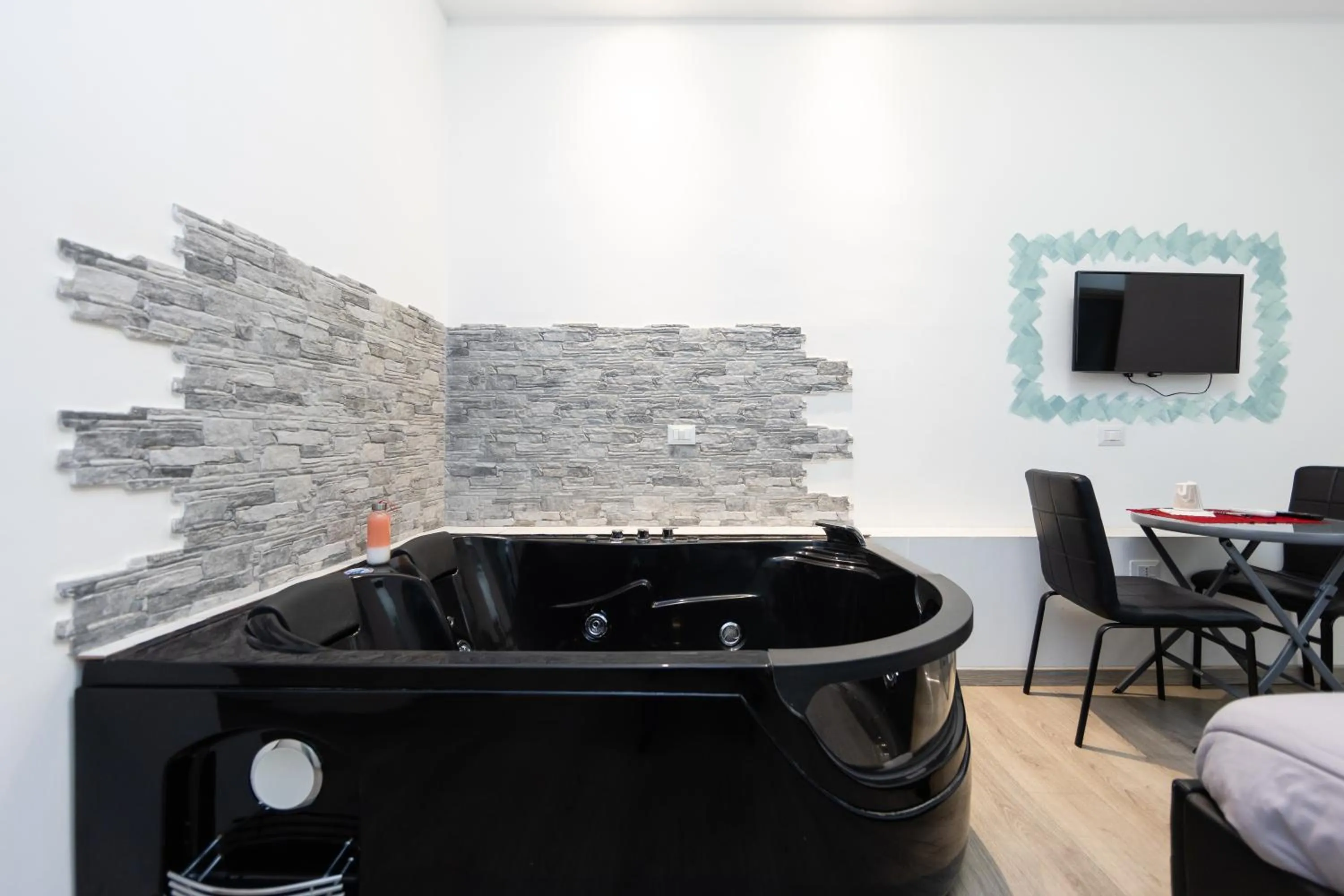 Hot Tub in Imperiale Top