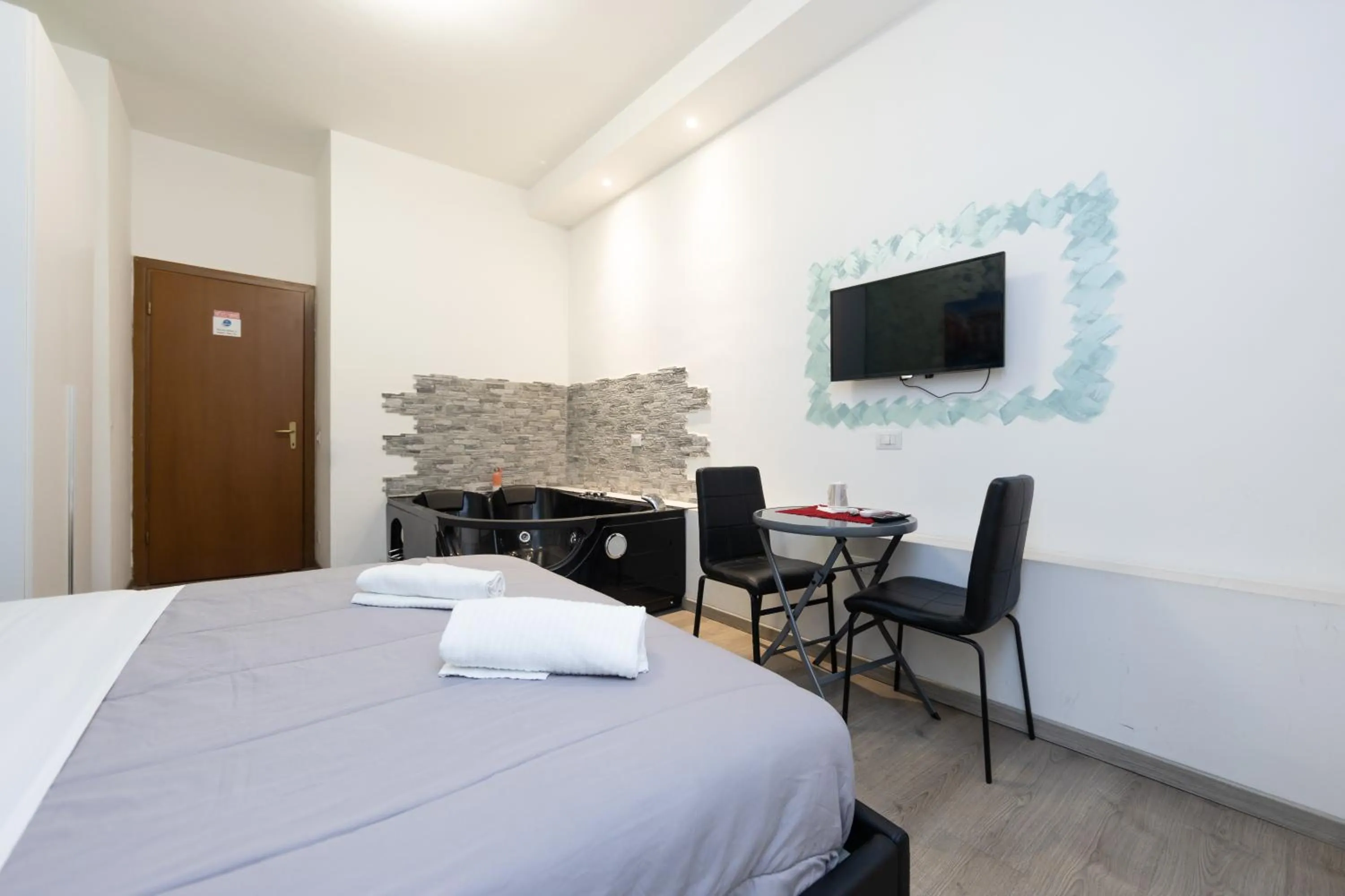 Photo of the whole room, Bed in Imperiale Top