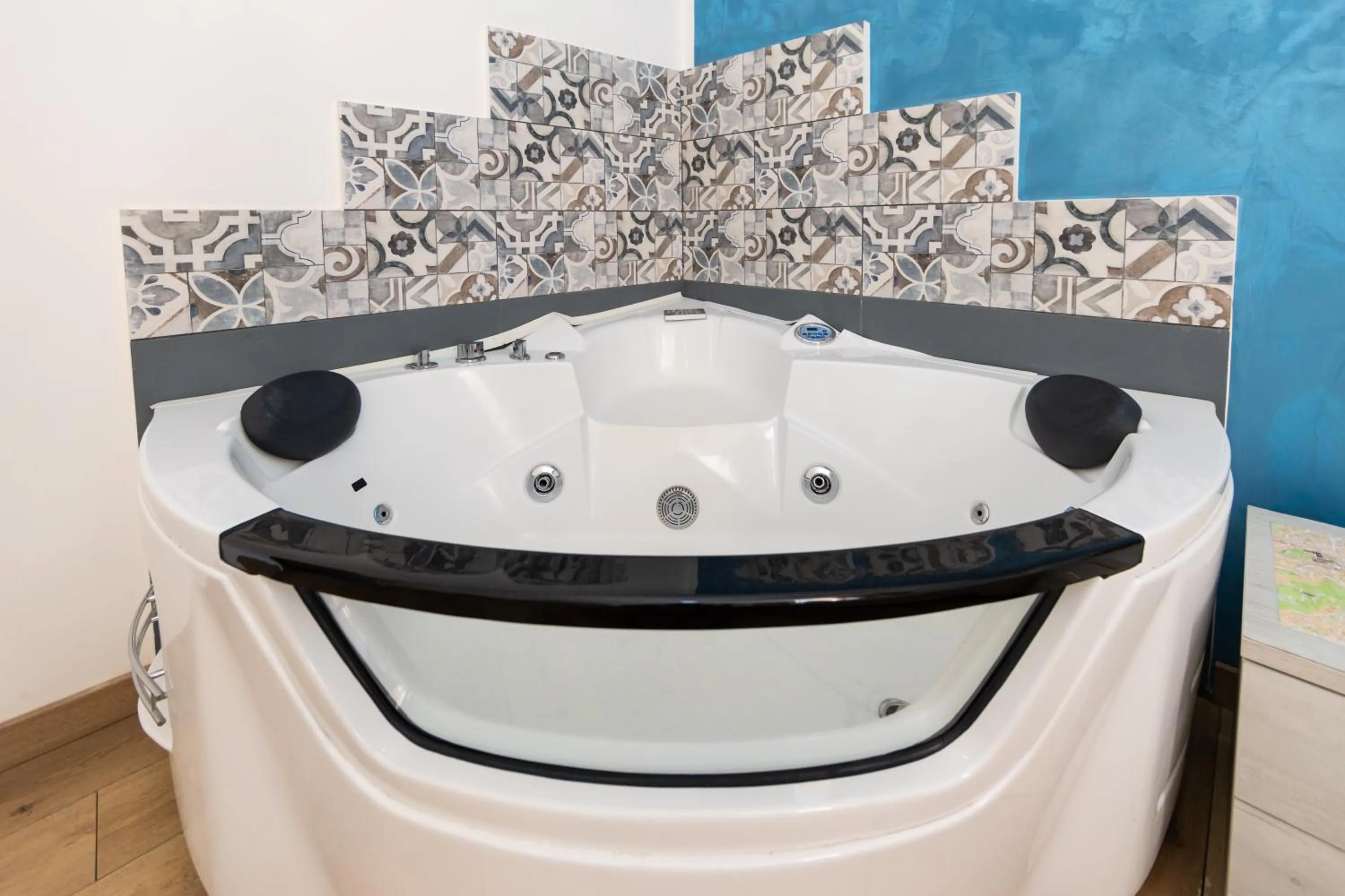 Hot Tub in Imperiale Top