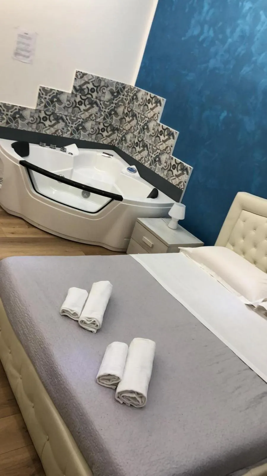 Hot Tub in Imperiale Top