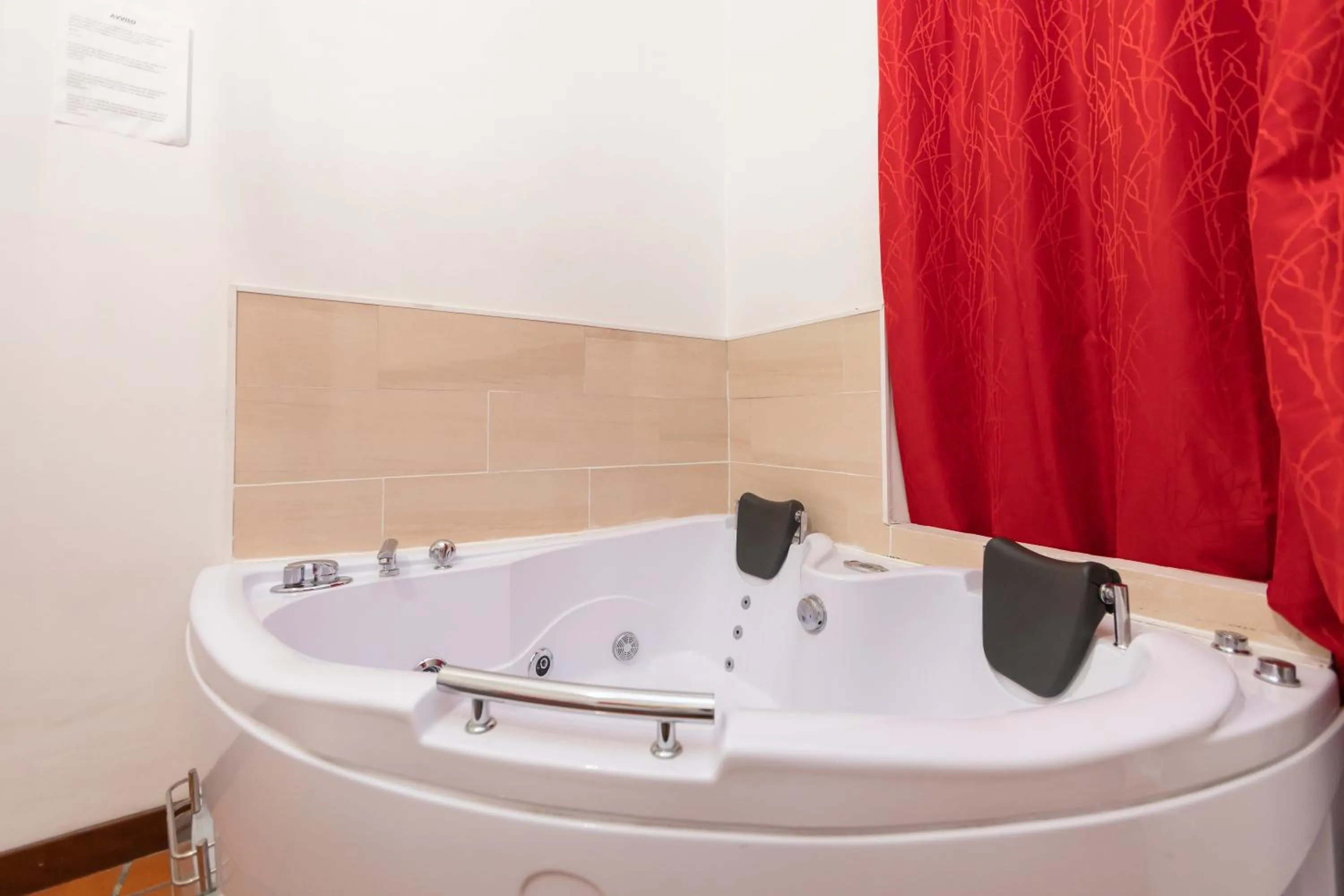 Hot Tub in Imperiale Top