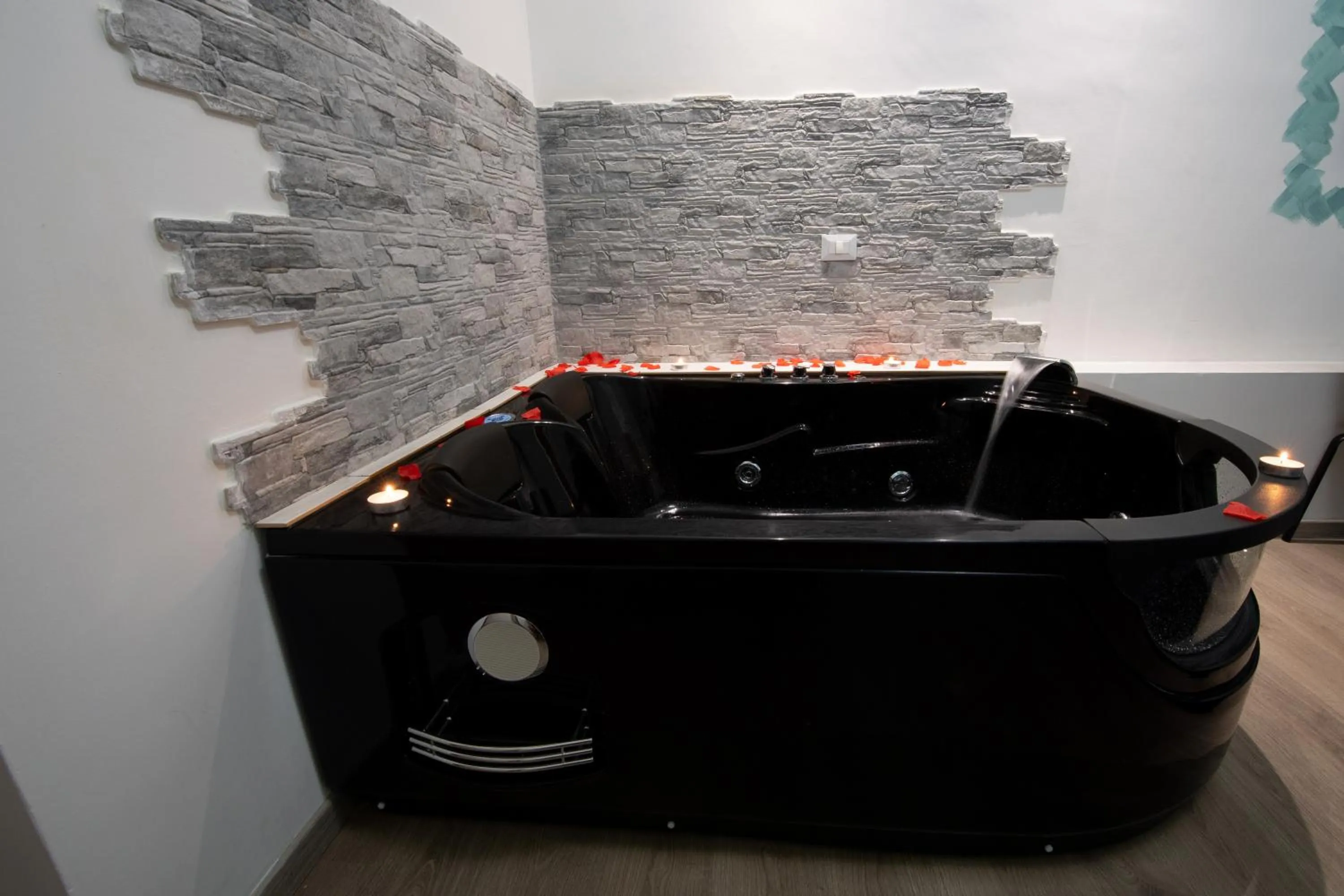 Hot Tub in Imperiale Top